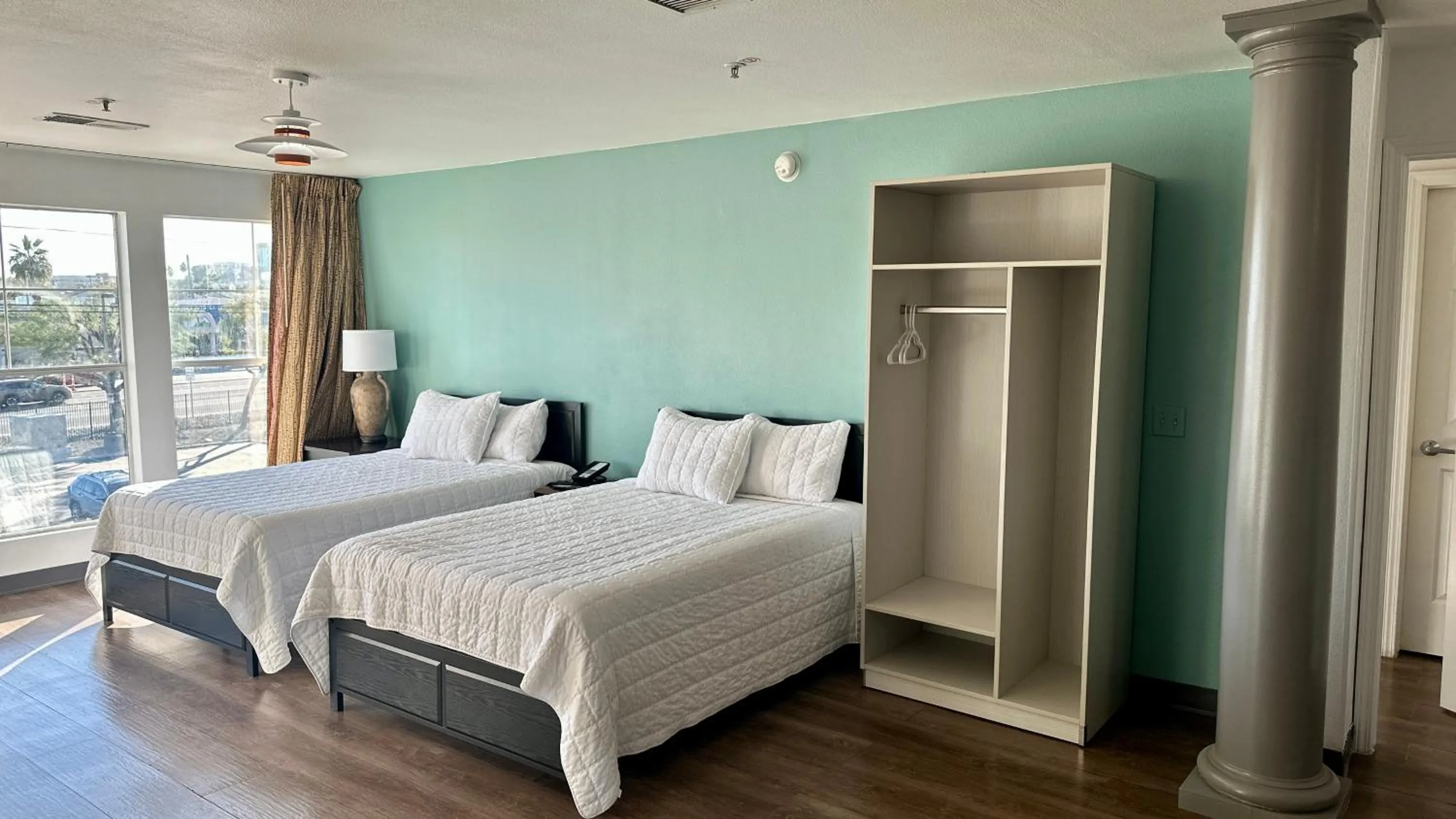 Bedroom, Bed in MainStay Suites Las Vegas Flamingo