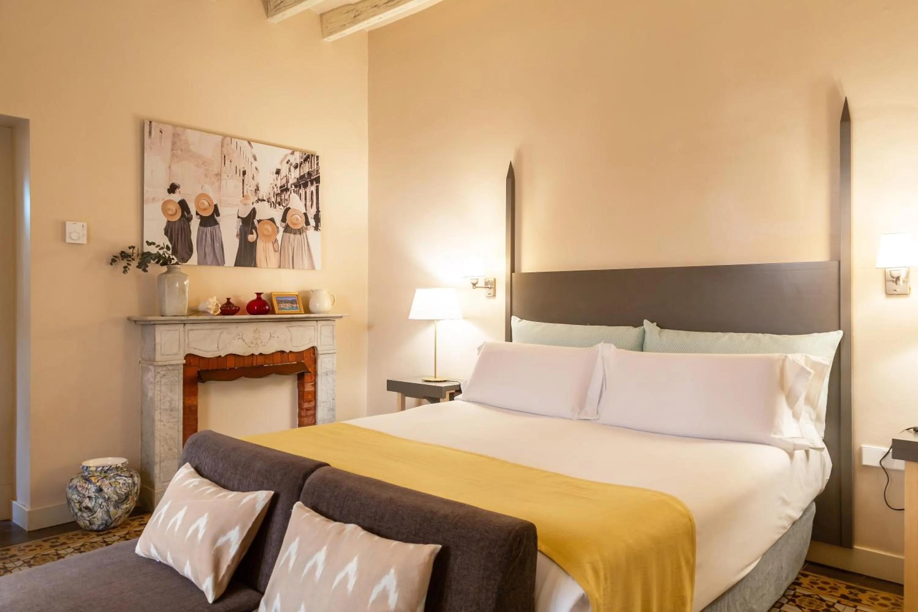 Deluxe Double Room with Bath in SólleRooms