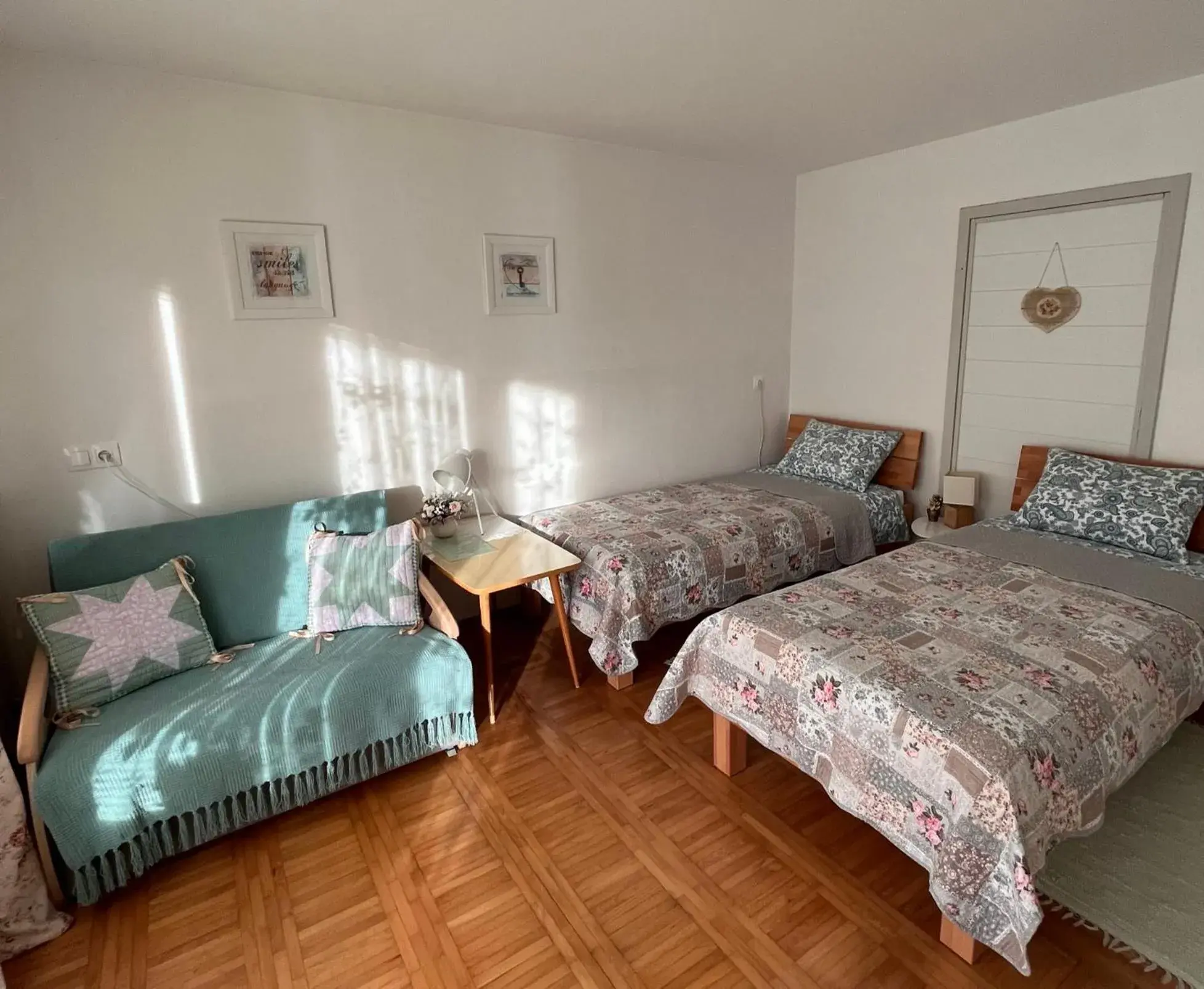Twin Room with Private Bathroom - single occupancy in Villa Mint&Lavender ID1O1674 Twin Room with Private Bathroom - single occupancy in Villa Mint&Lavender ID1O1674