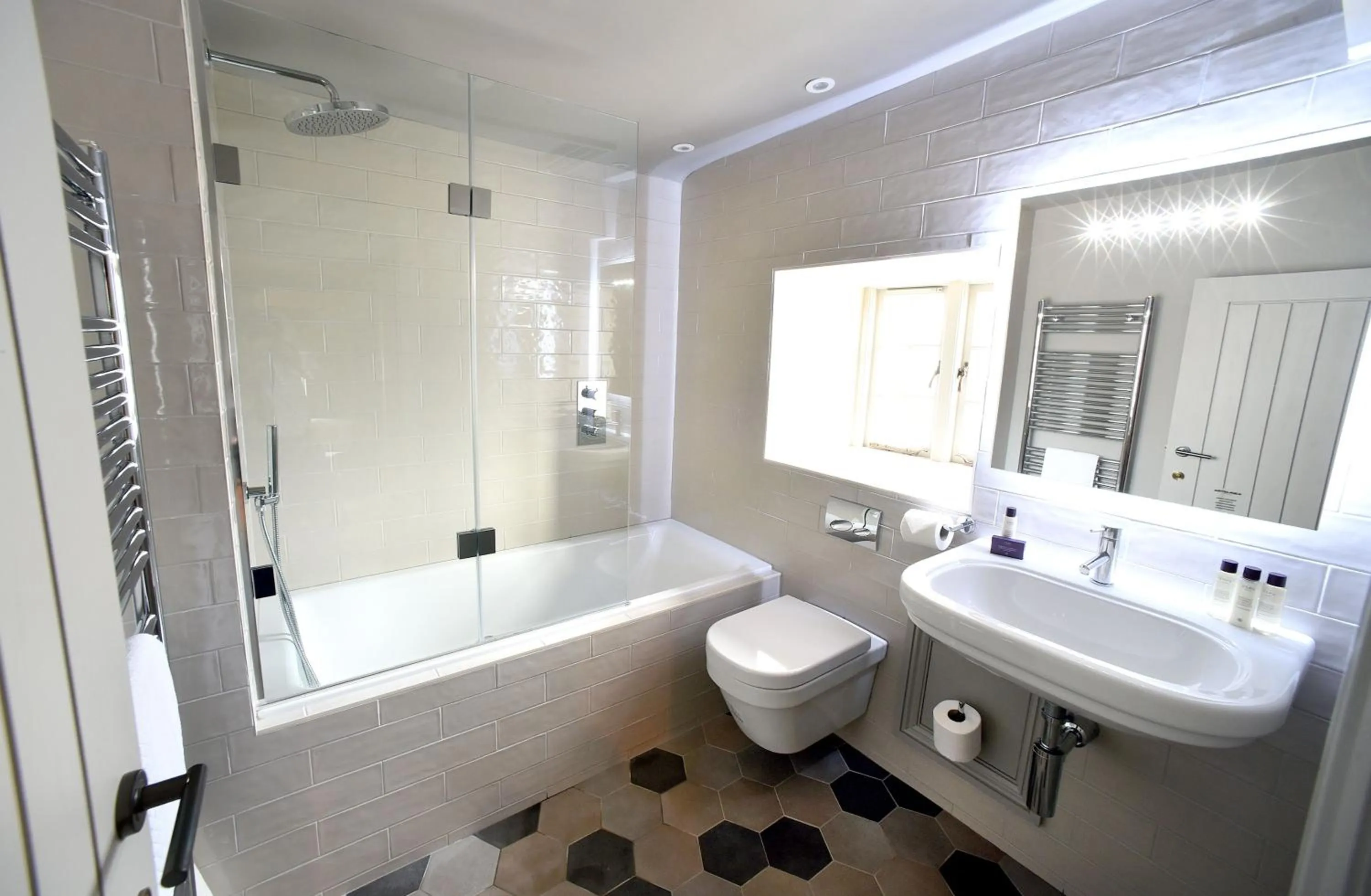Bathroom in The Chequers Inn, Thornham