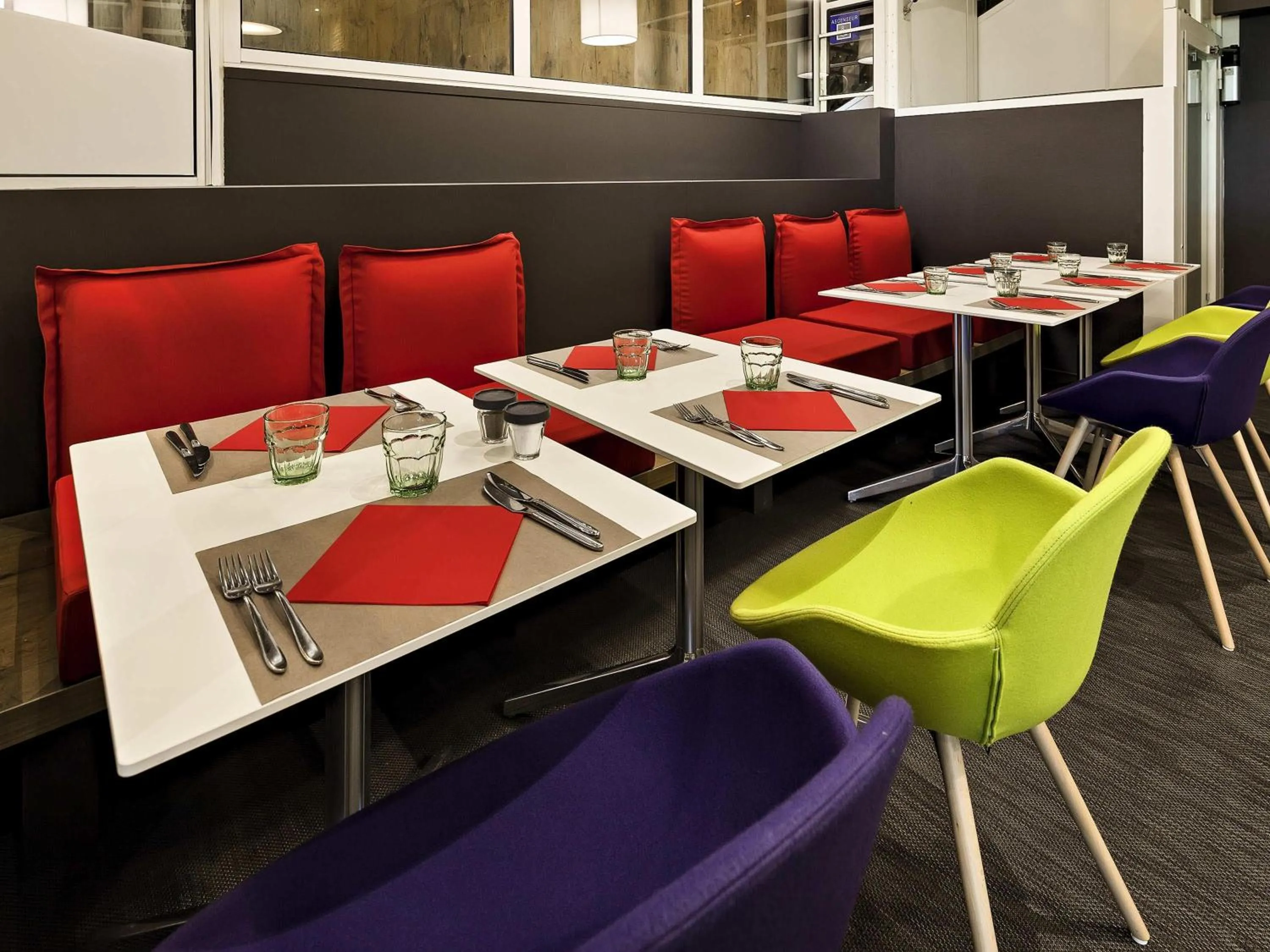 Restaurant/places to eat in ibis Poitiers Site du Futuroscope