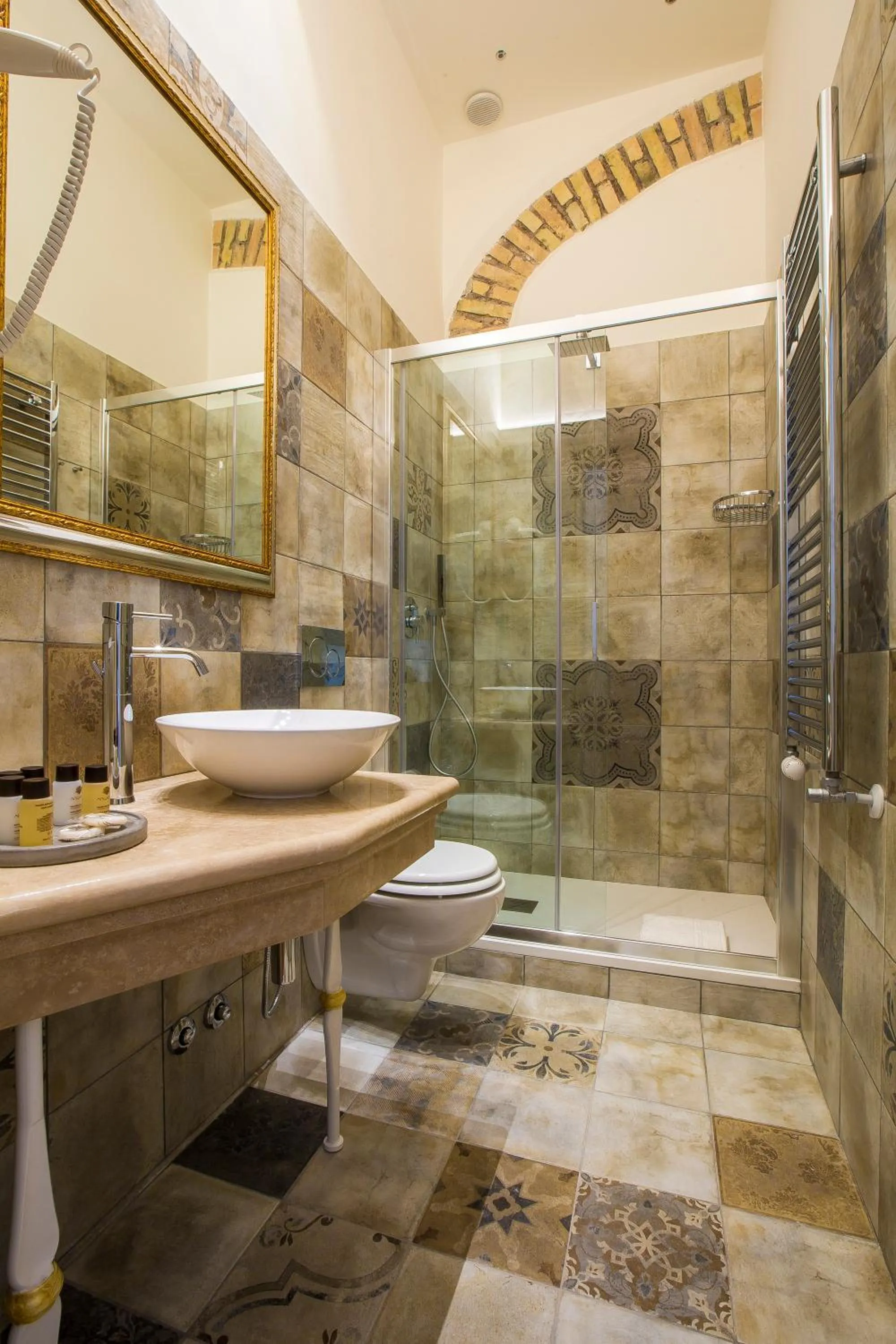 Shower in Trastevere Royal Suite