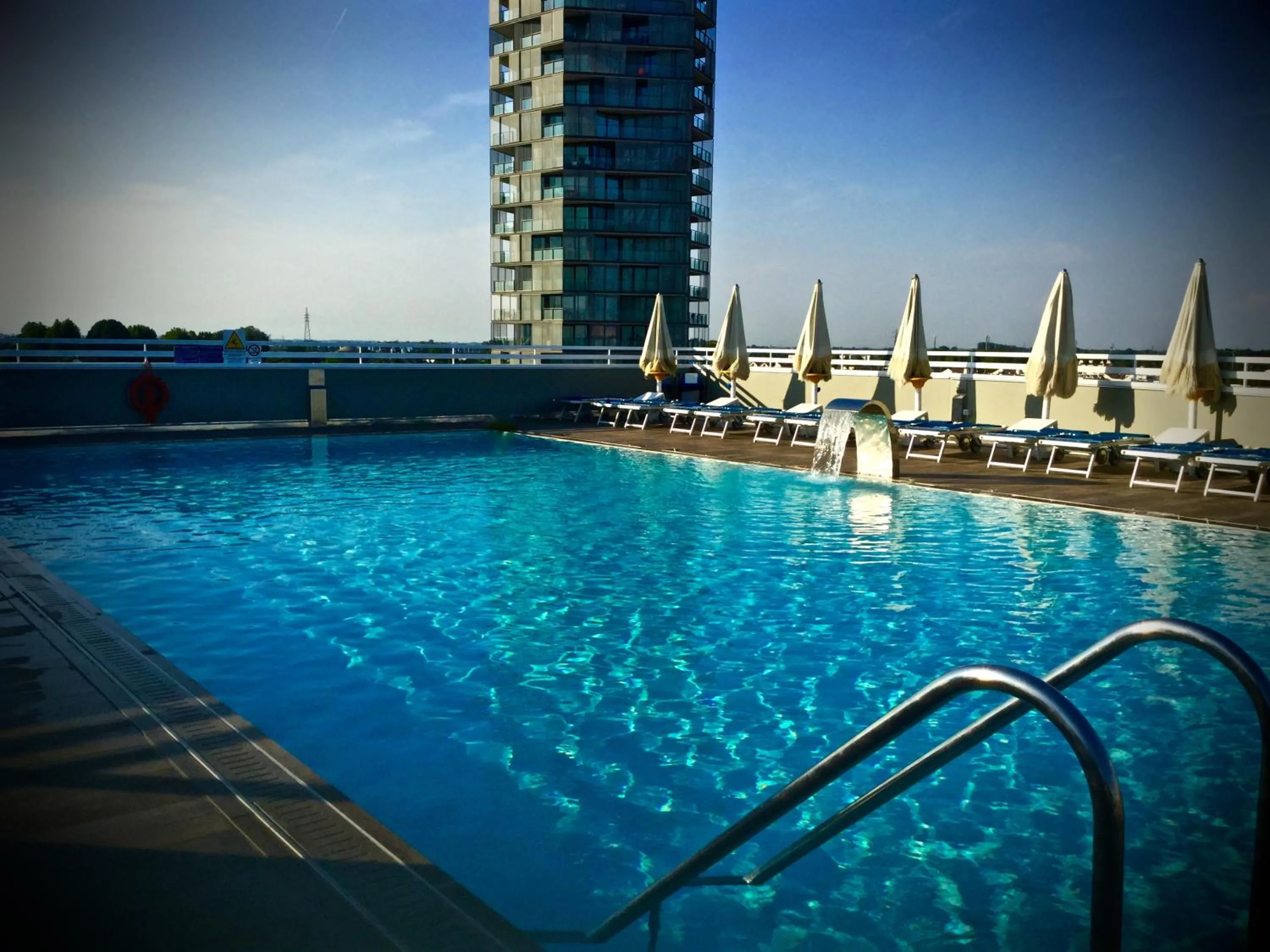 Swimming pool in Hotel Principe Palace