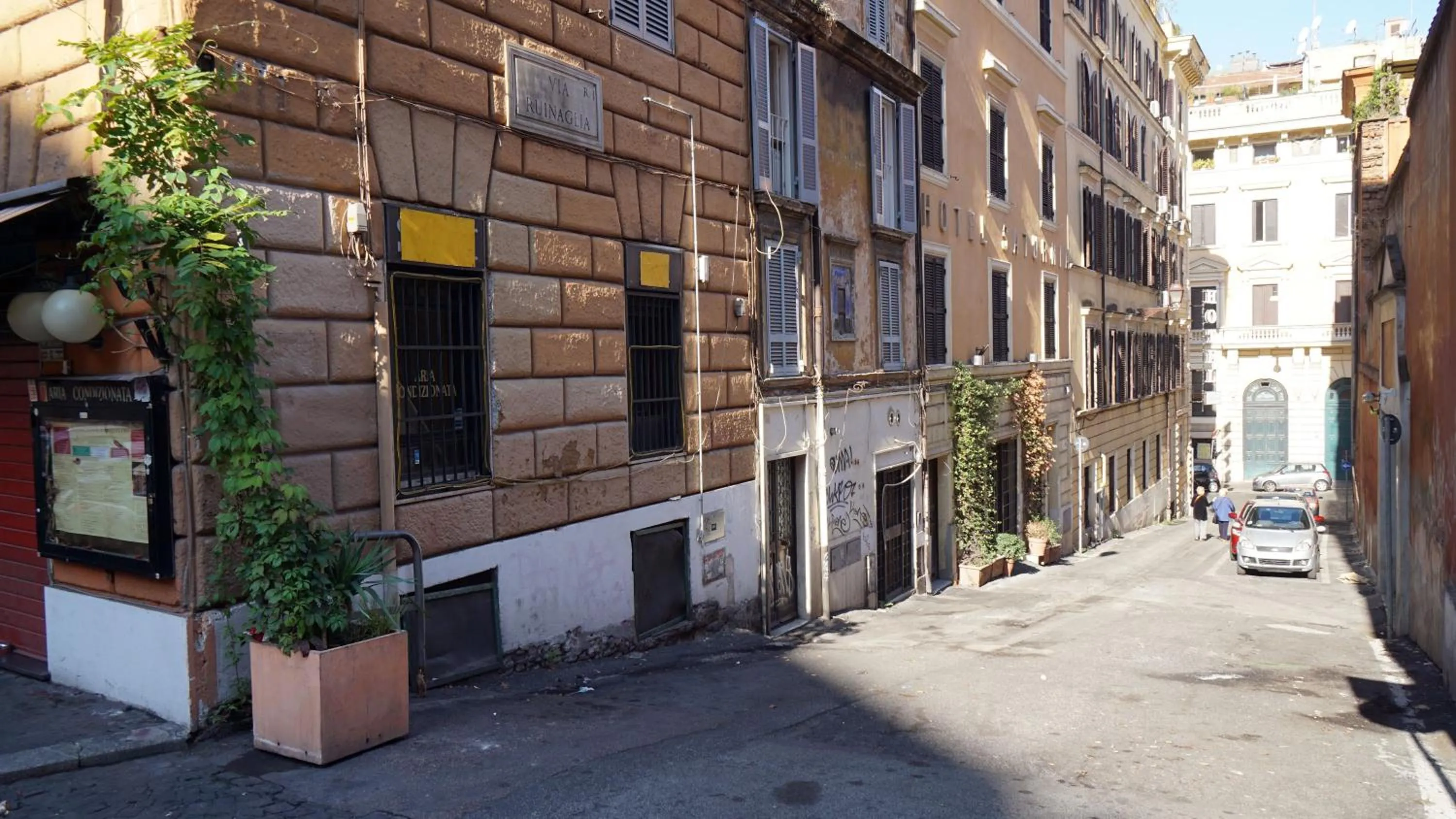 Facade/entrance in Urbana Lodge, Monti