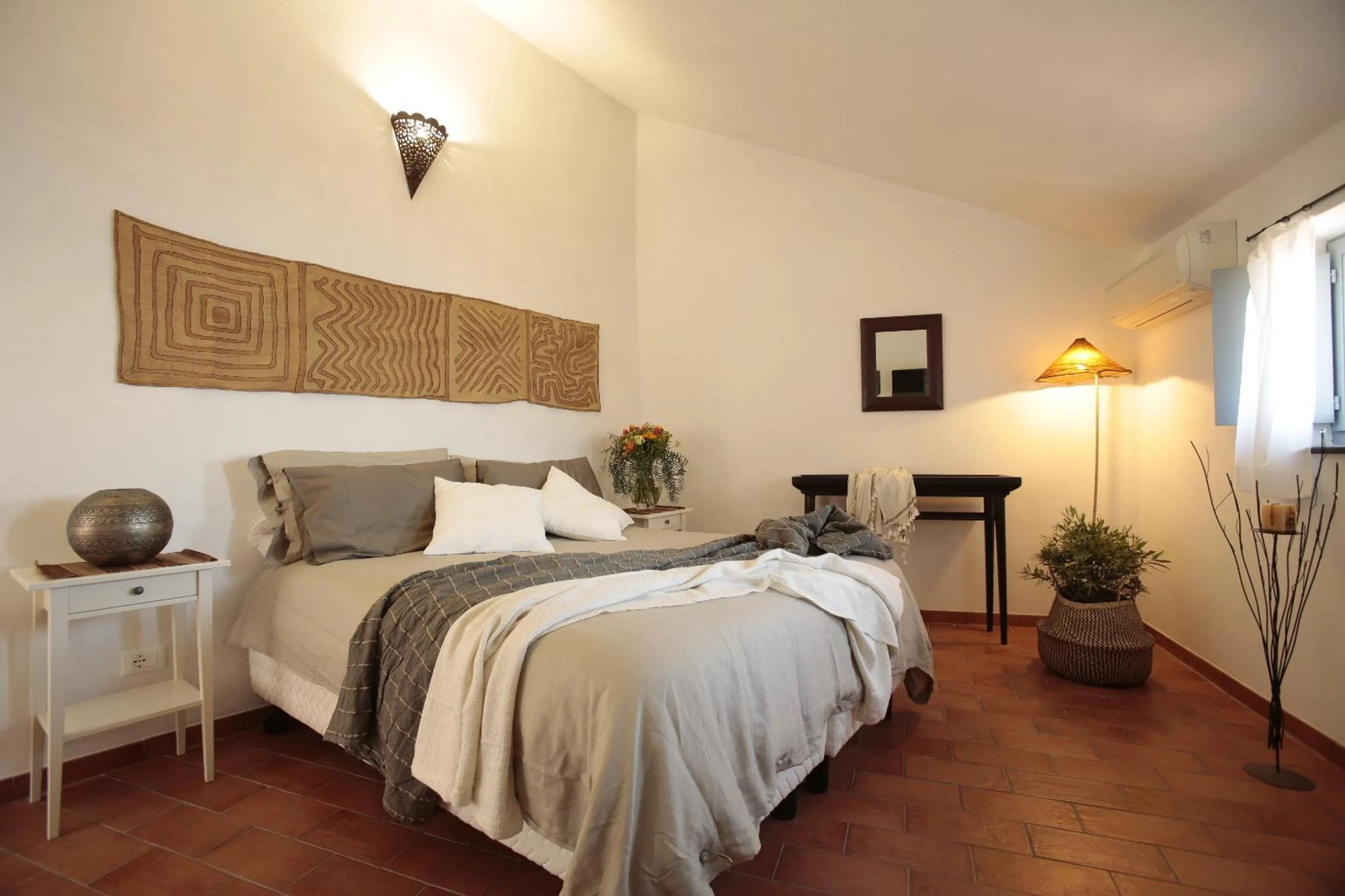 Photo of the whole room, Bed in Blu Oltremare