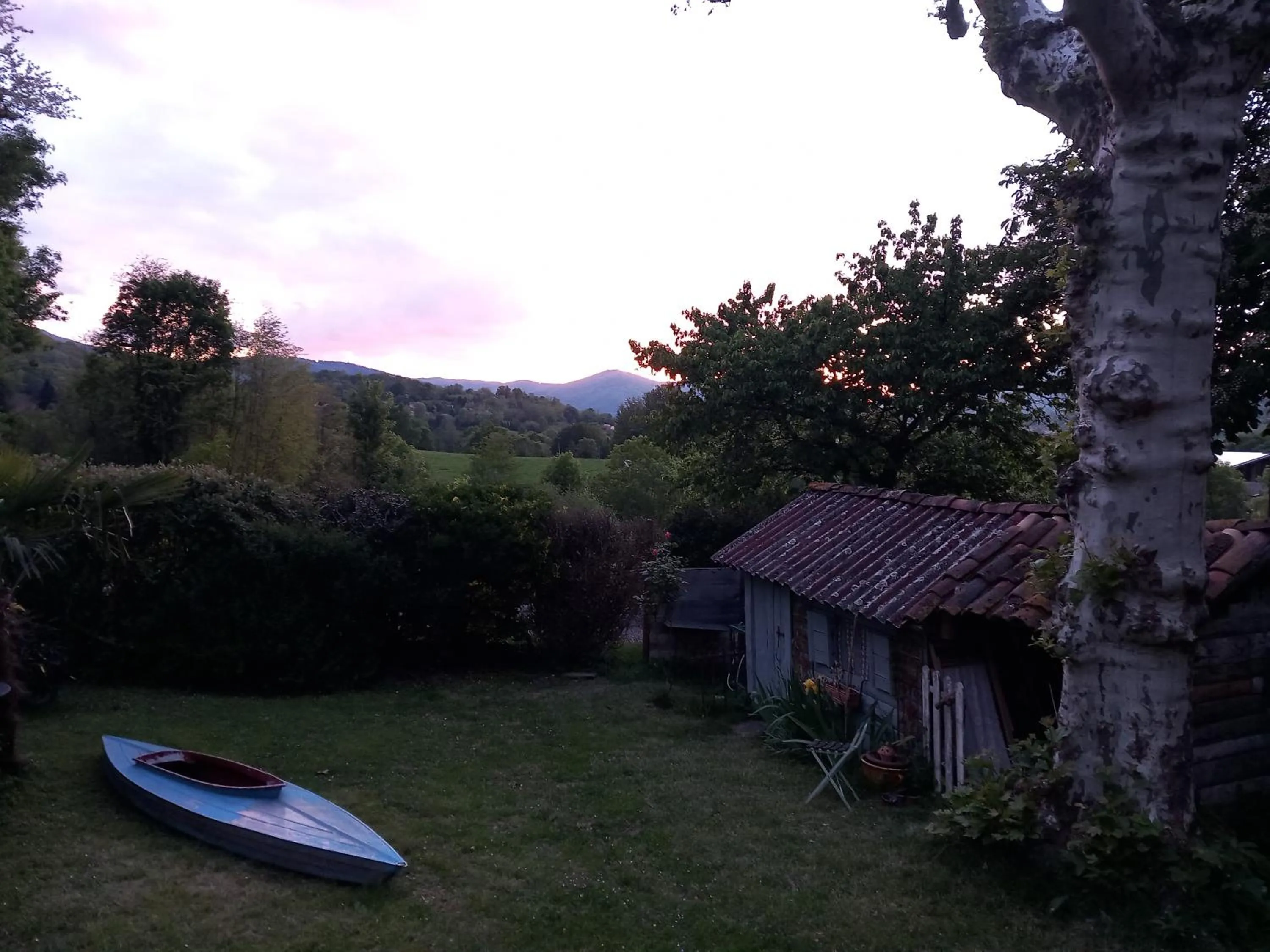 Garden in la maison d'Anna chambres d hôtes