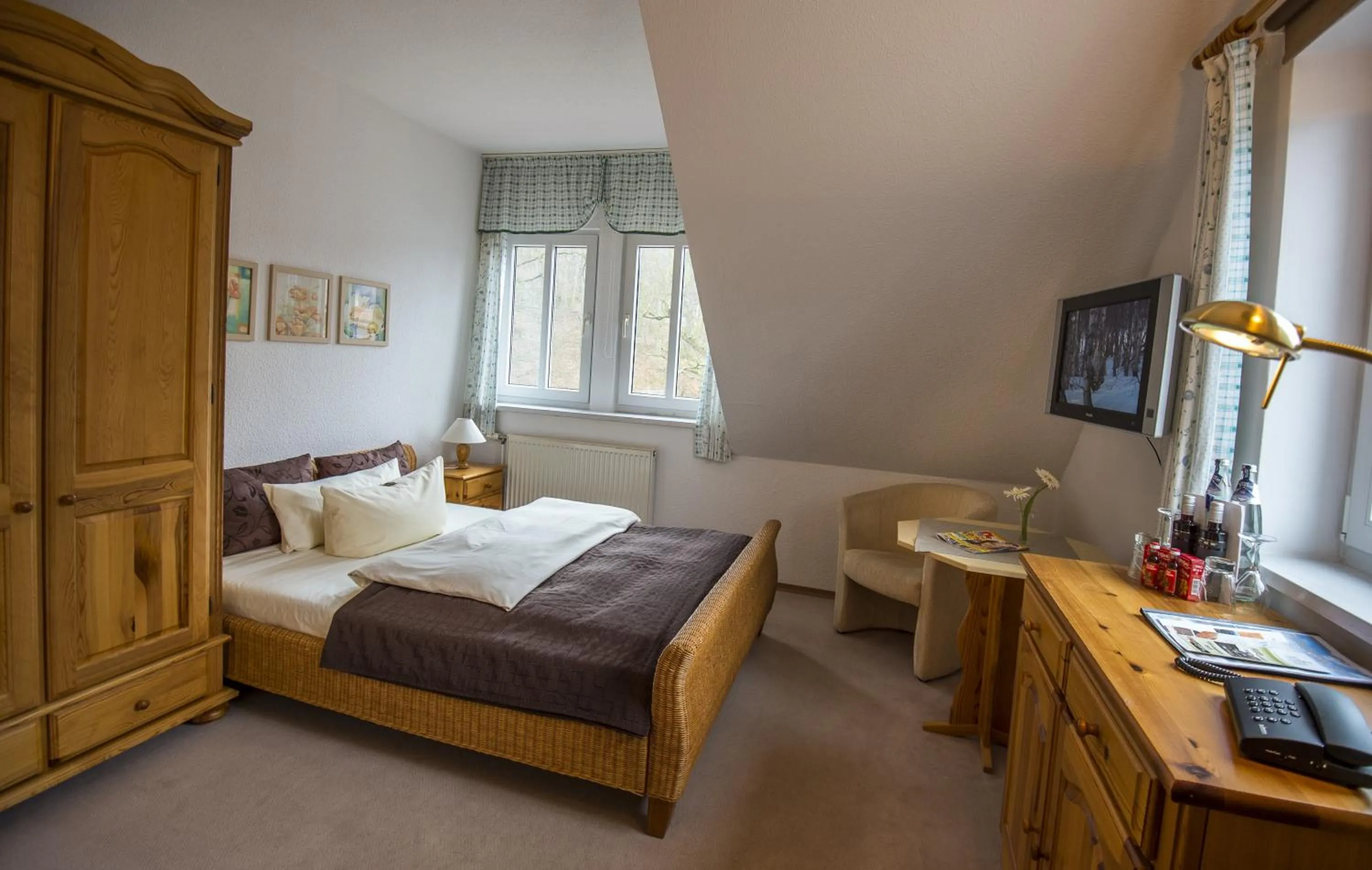 Photo of the whole room, Bed in Kurhotel Bad Suderode