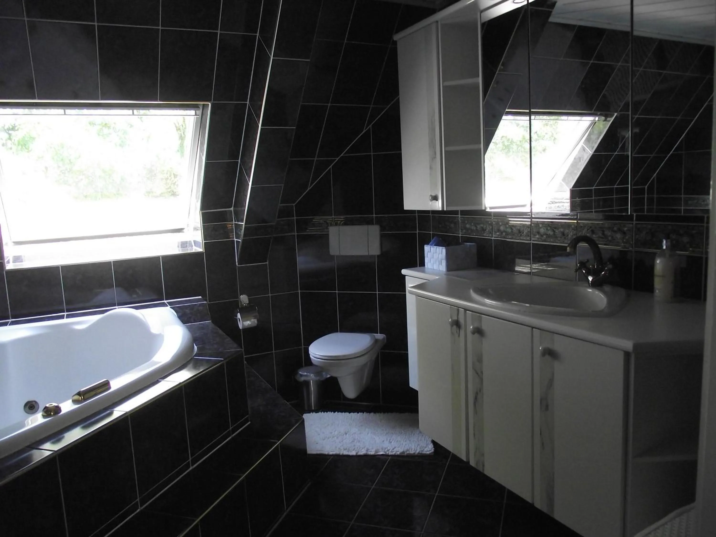 Hot Tub in B&B Landgoed Sonneborghe