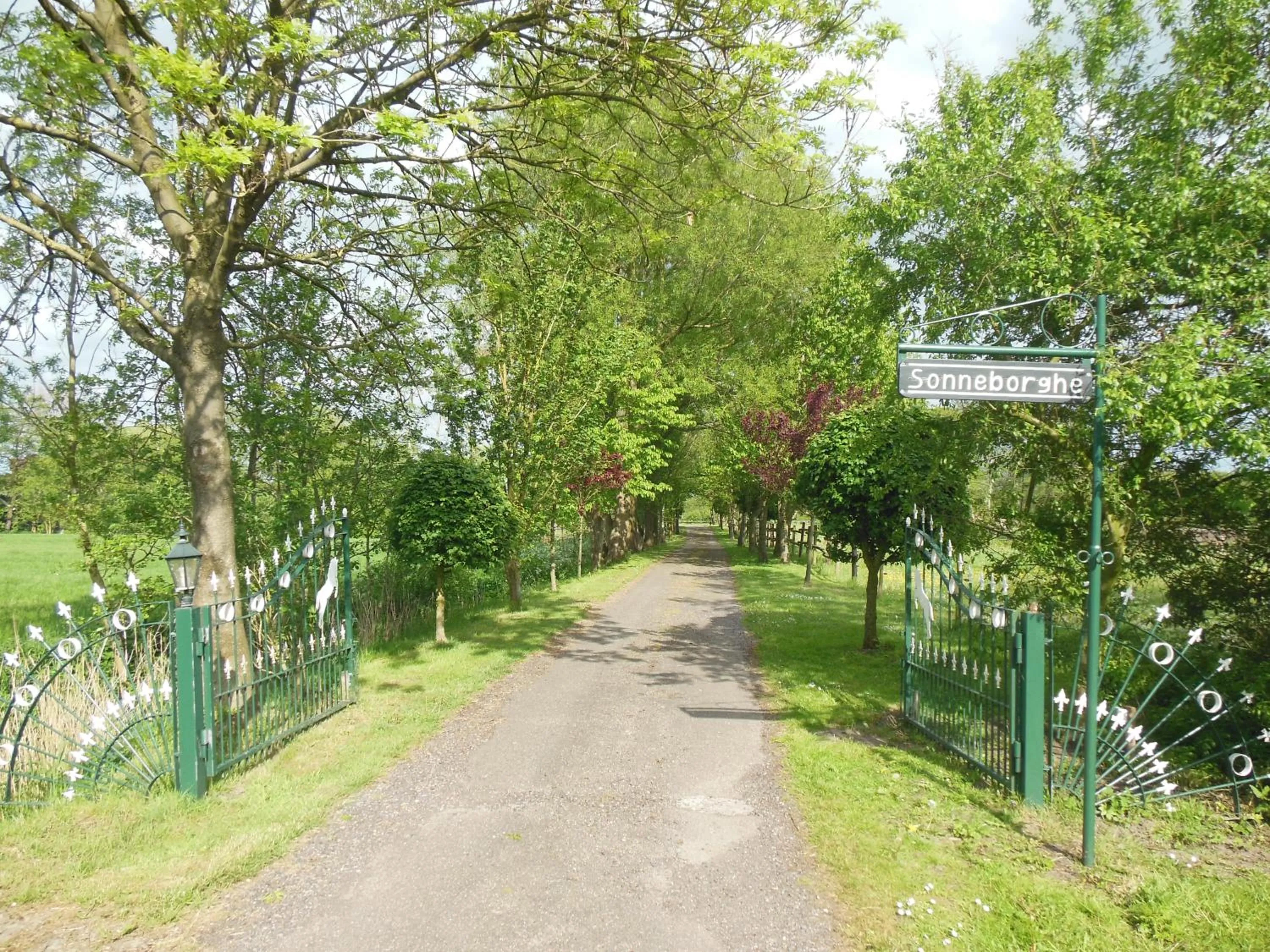 Facade/entrance in B&B Landgoed Sonneborghe