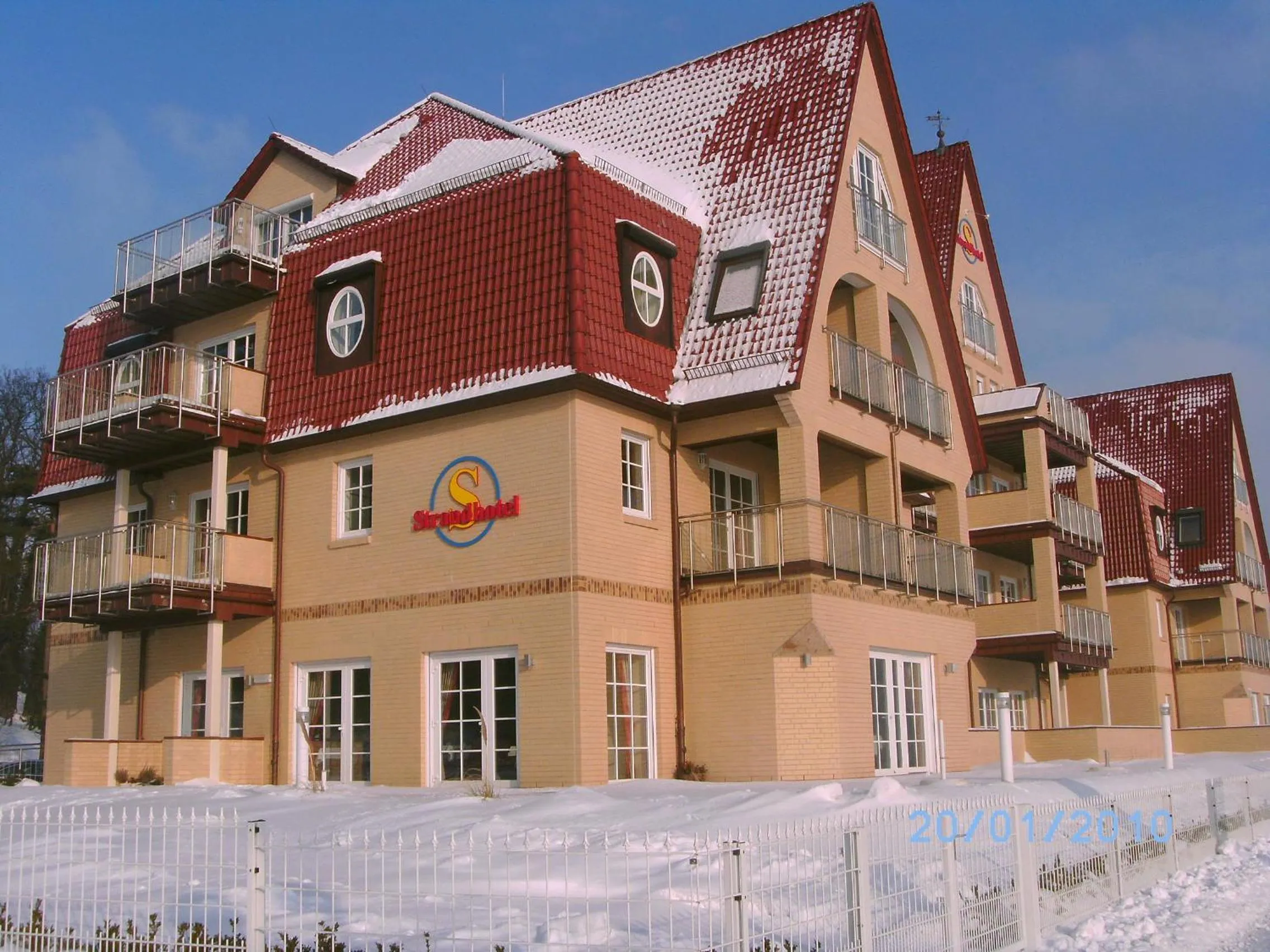 Facade/entrance in Strandhotel Grömitz
