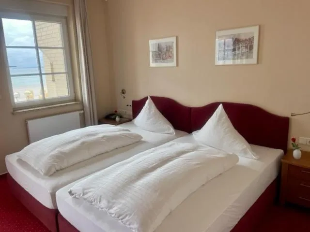 Bed in Strandhotel Grömitz