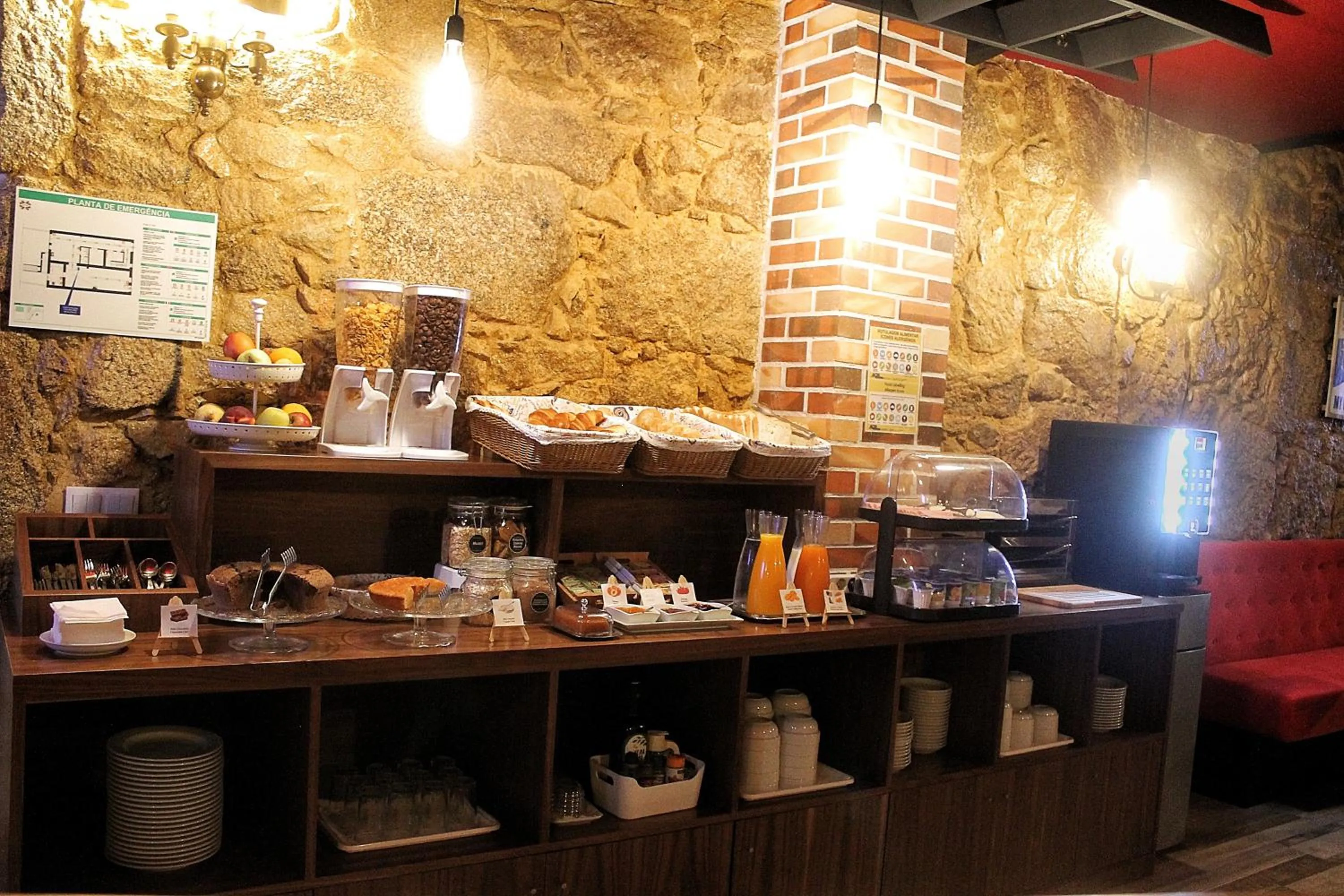 Breakfast in Art'Otel Barcelos