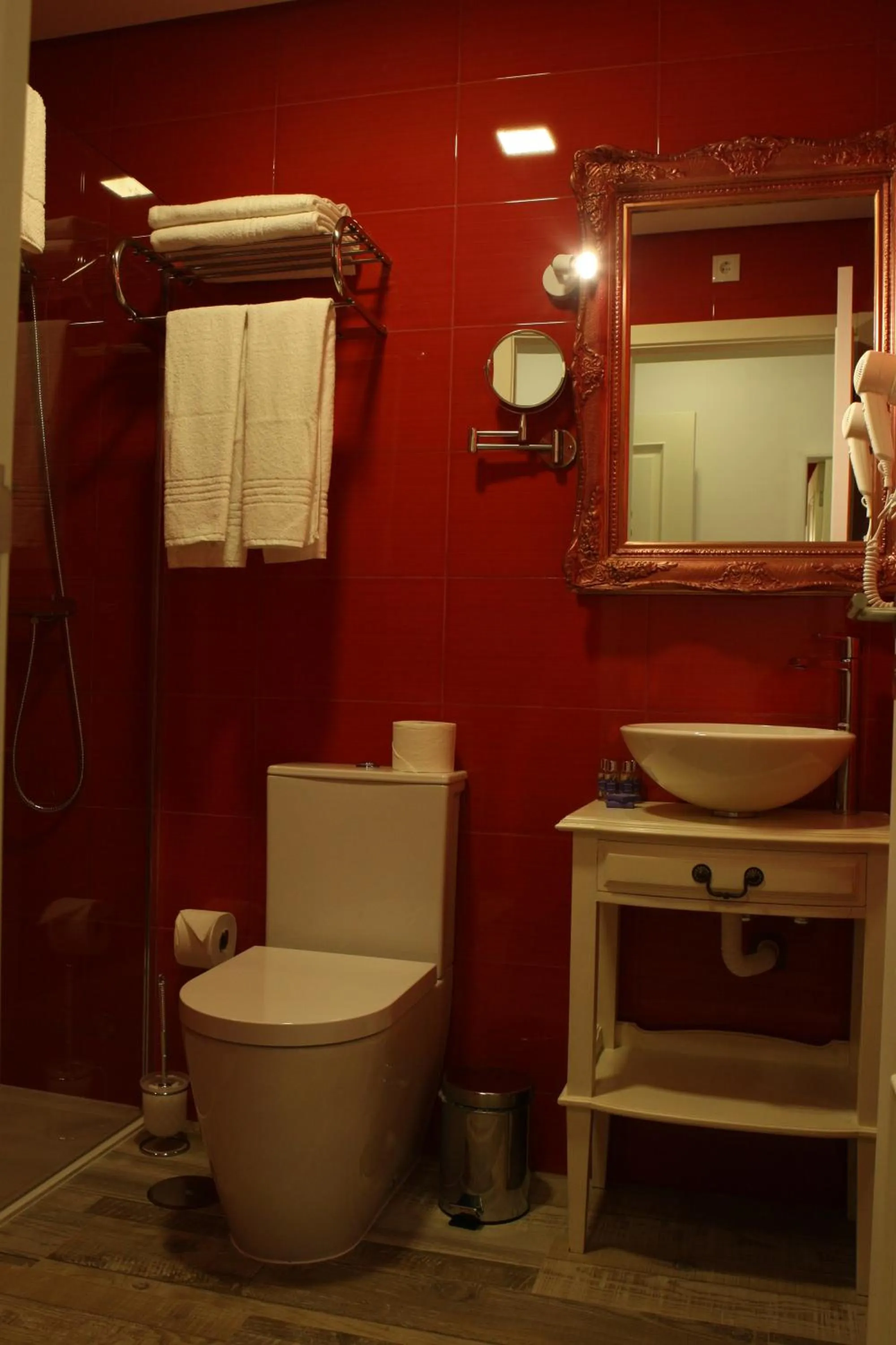 Photo of the whole room in Art'Otel Barcelos