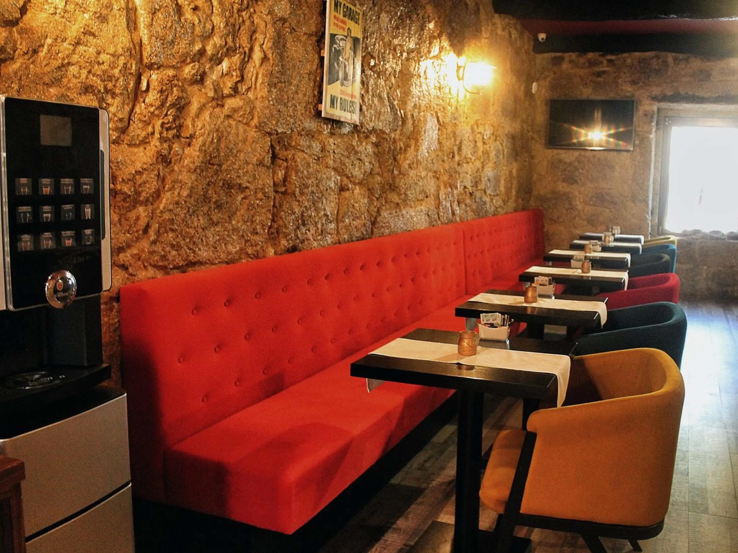 Continental breakfast in Art'Otel Barcelos