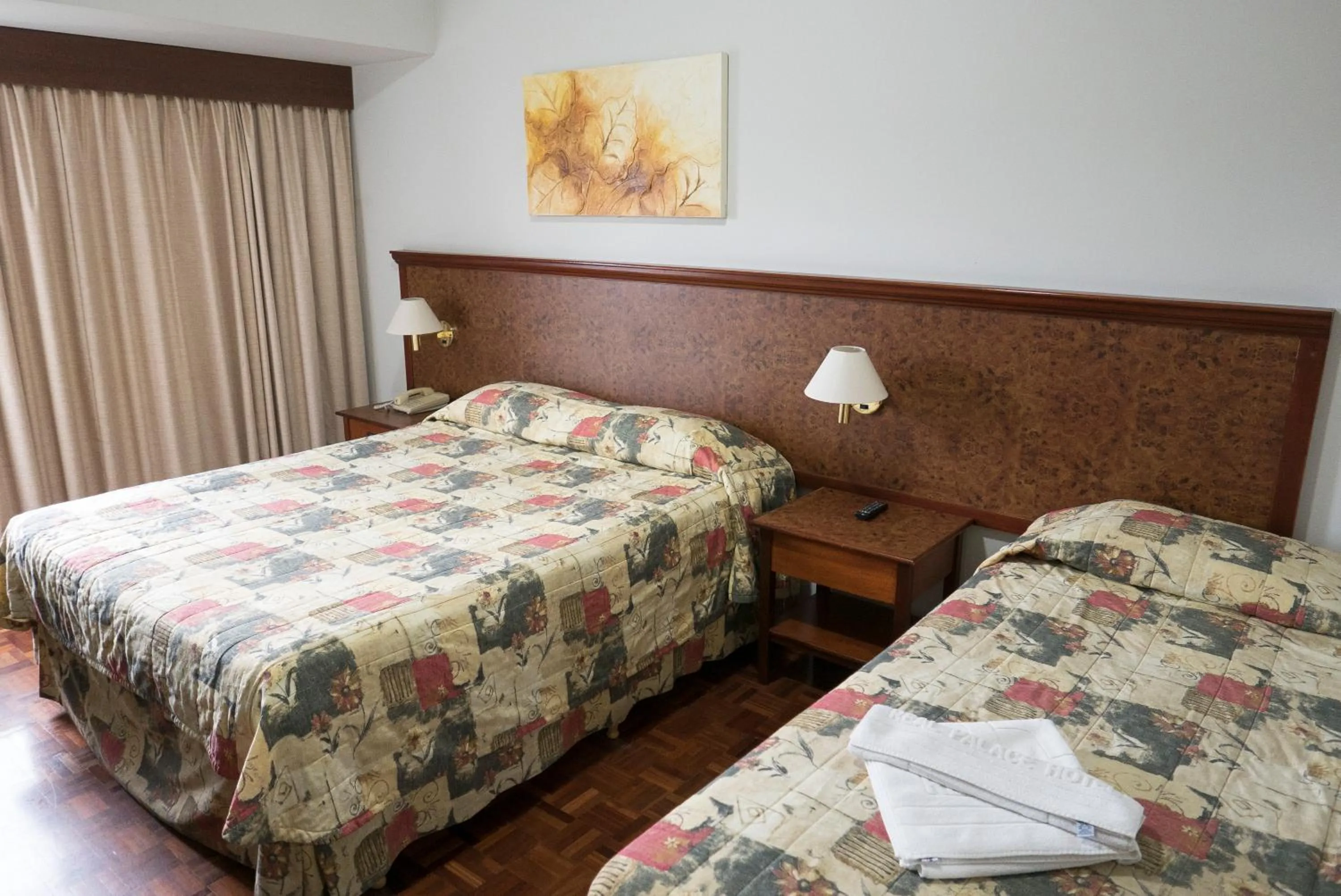Bedroom, Bed in Real Palace Hotel