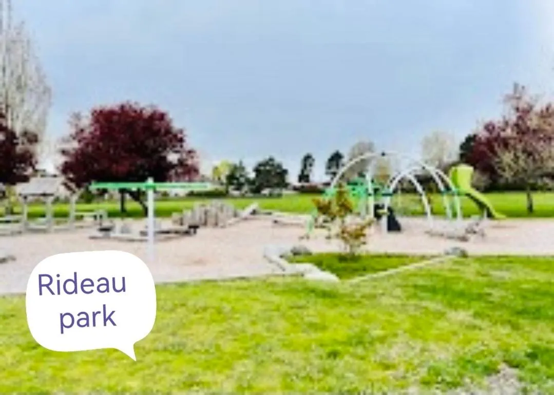 YVR Vickie’s Bed and Breakfast