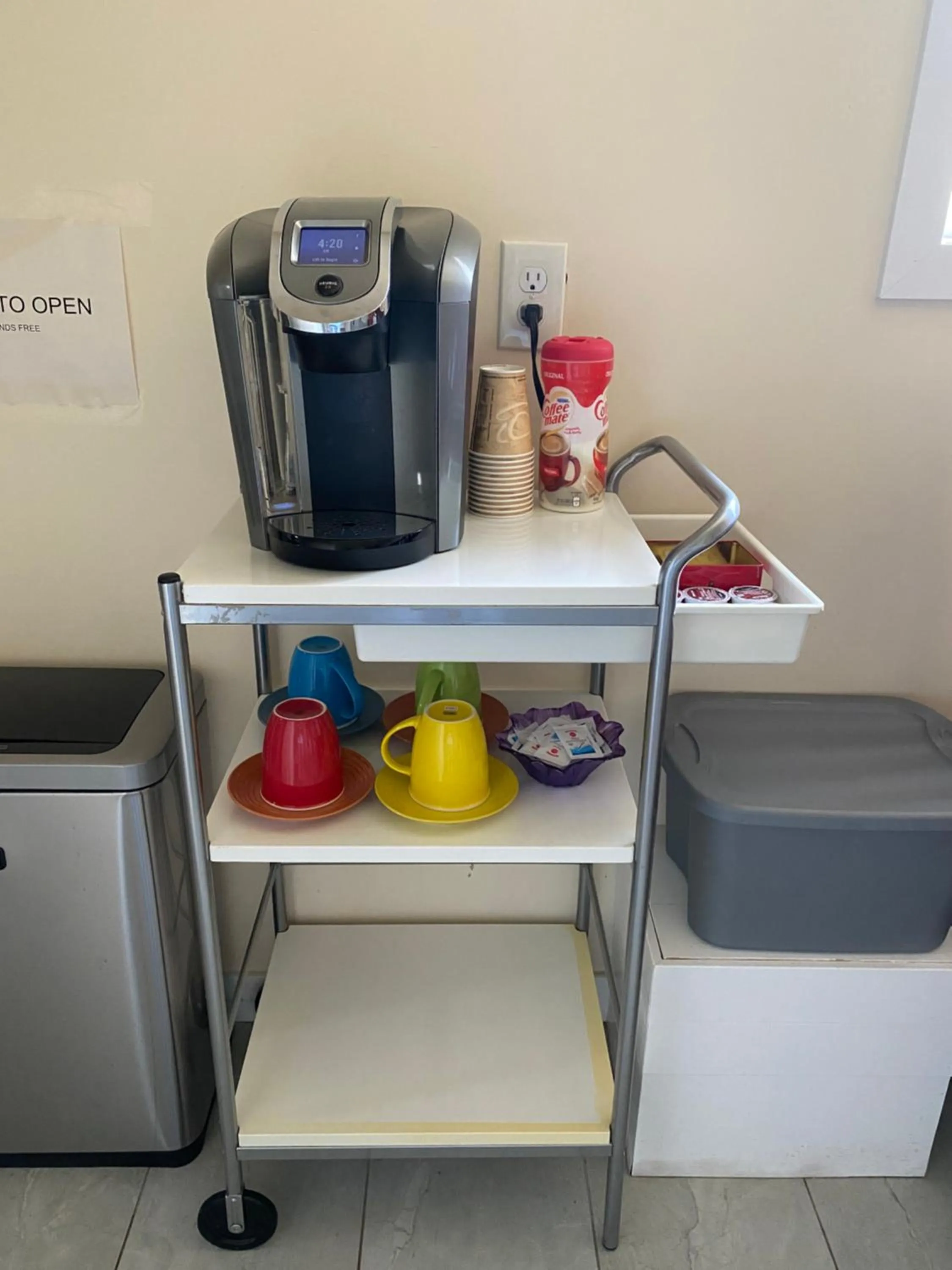 YVR Vickie’s Bed and Breakfast