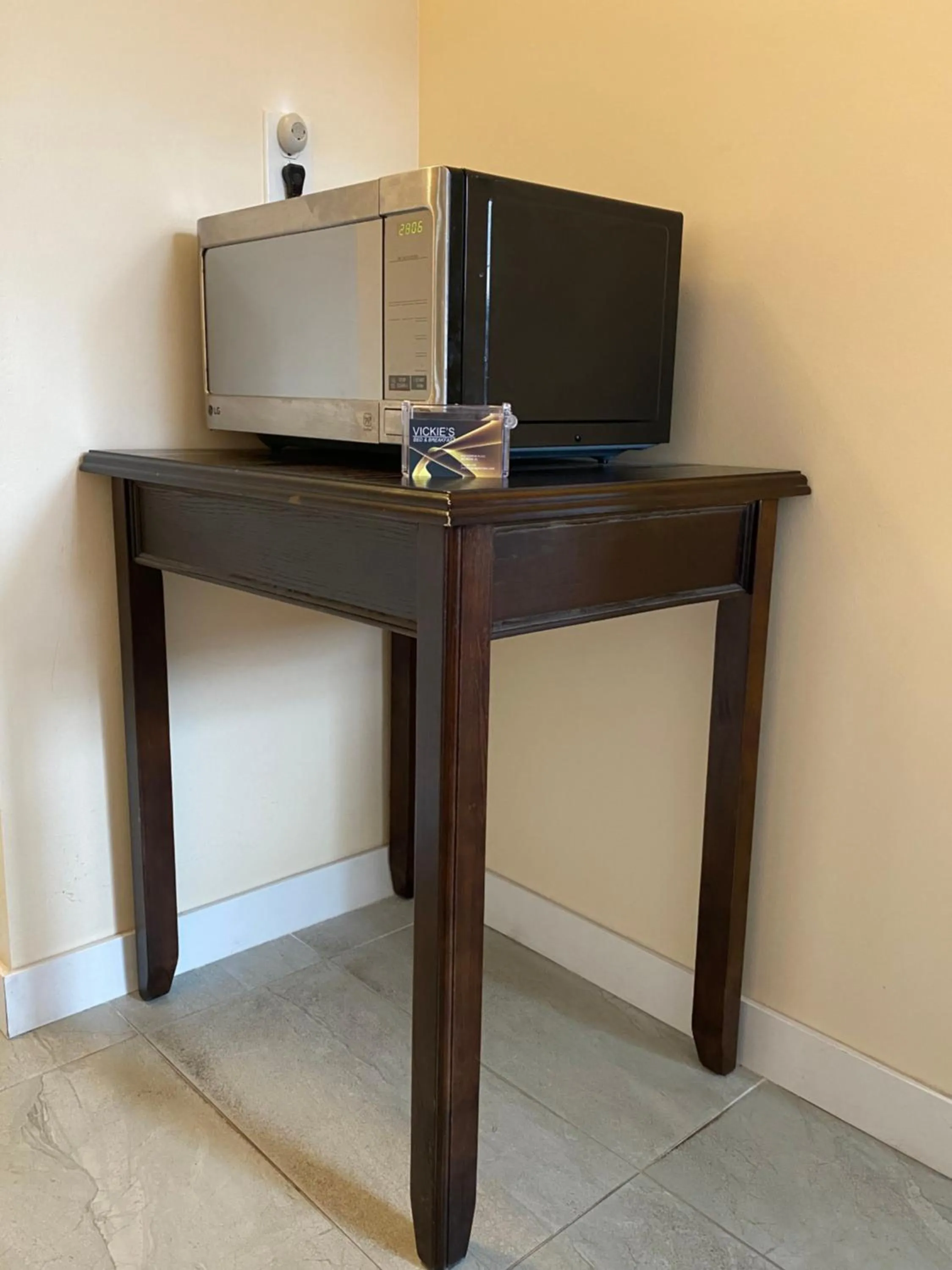 YVR Vickie’s Bed and Breakfast