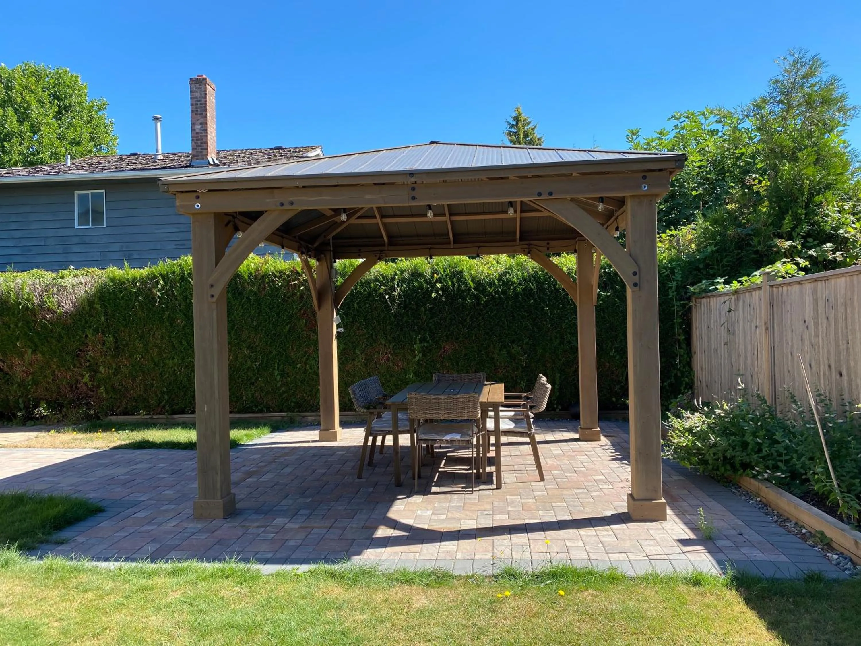 YVR Vickie’s Bed and Breakfast