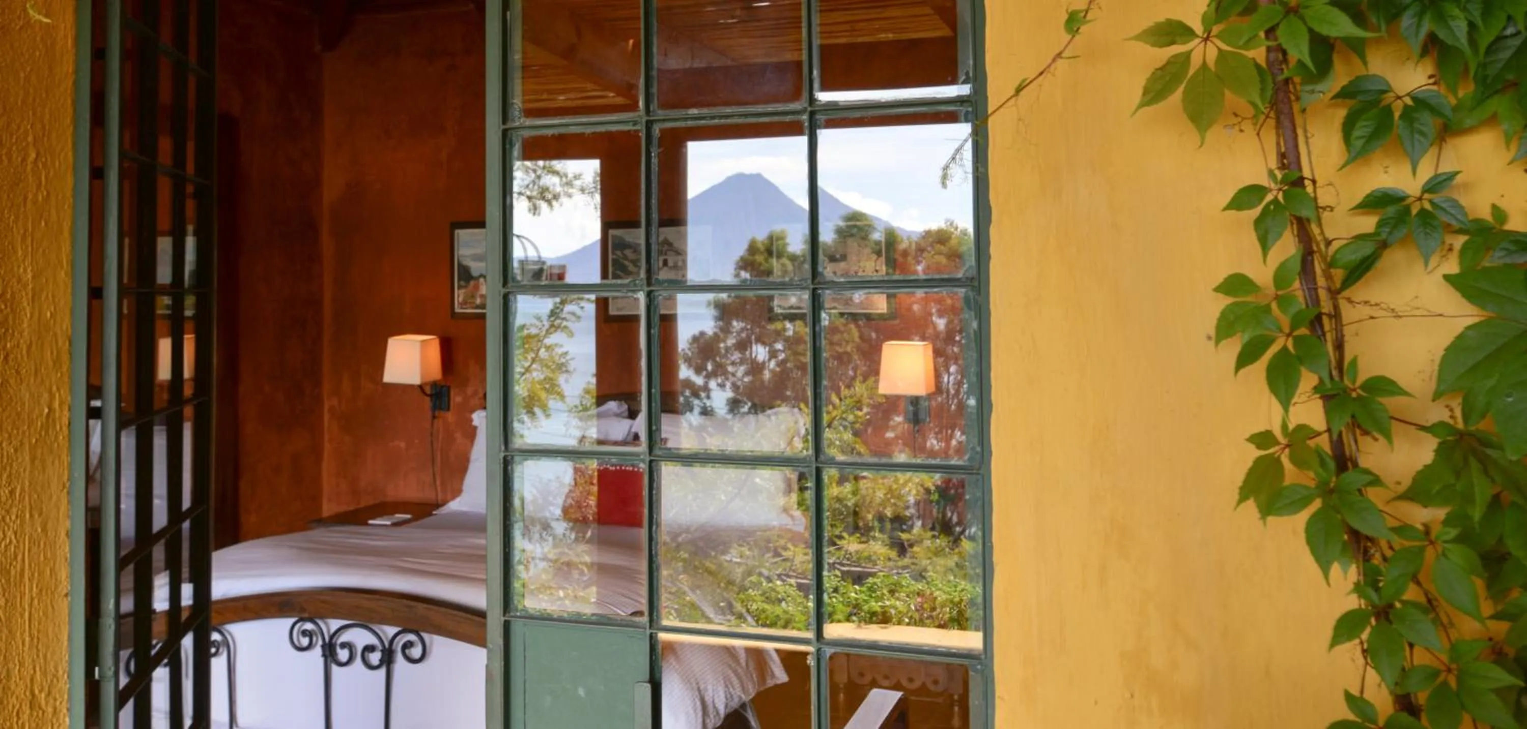 Patio in Hotel Casa Palopo