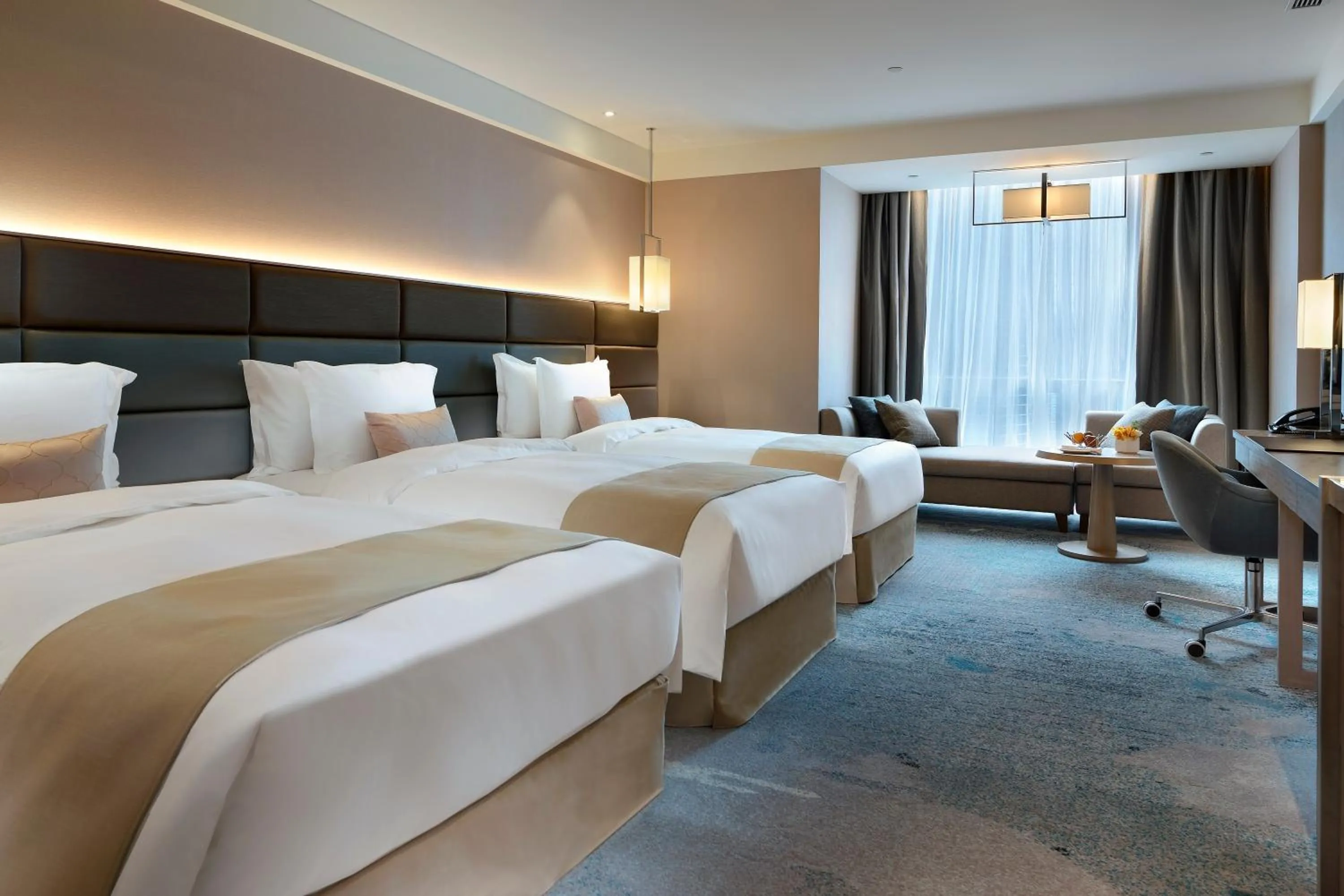 Bedroom, Bed in Caesar Park Hotel Banqiao