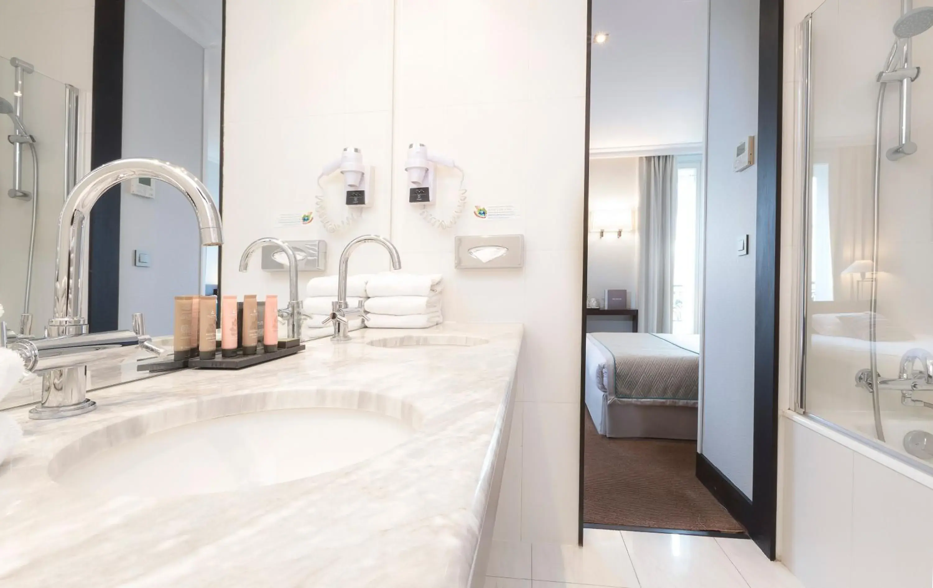 Deluxe Double Room in Montfleuri Deluxe Double Room in Montfleuri