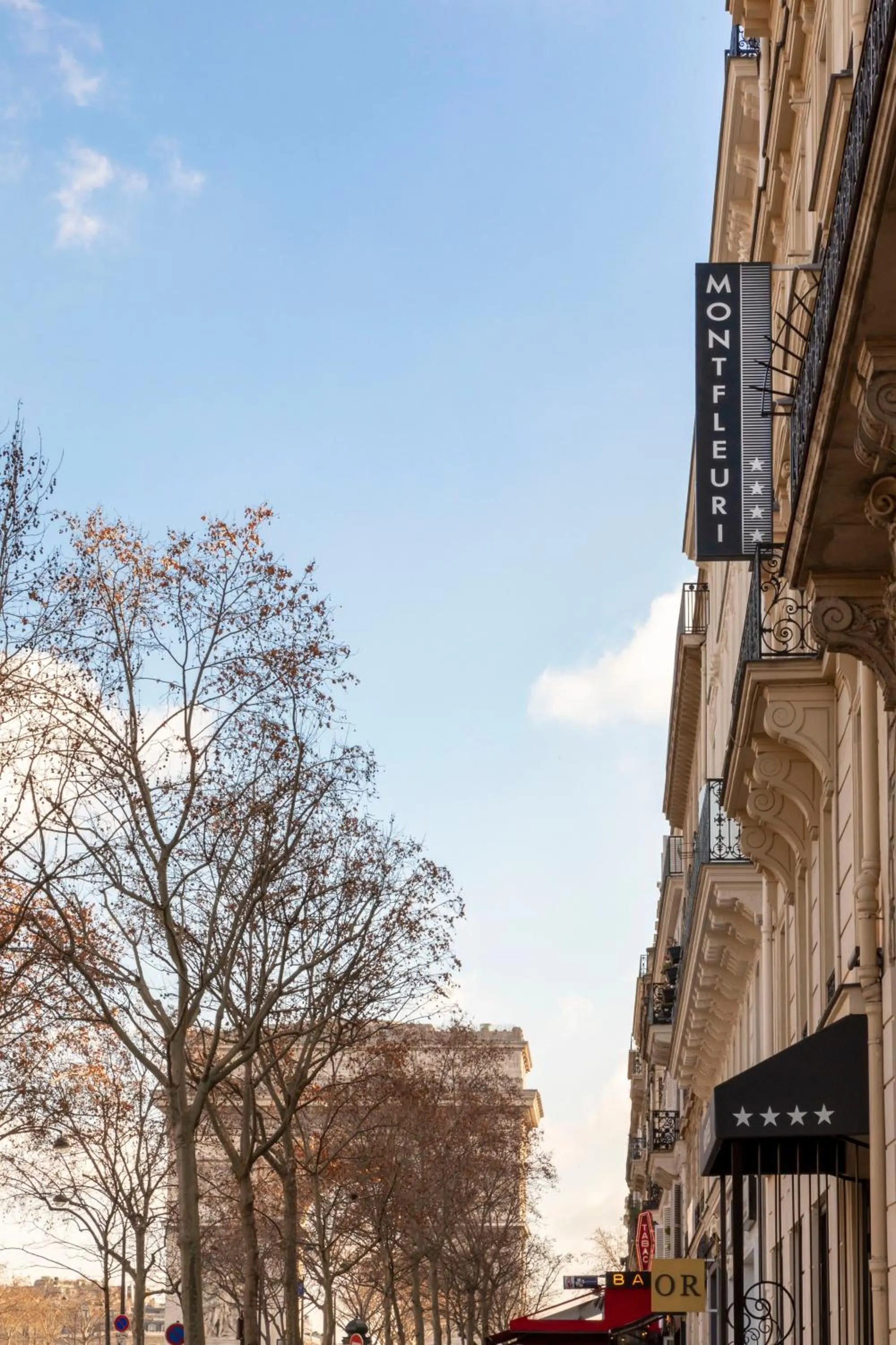 Facade/entrance in Montfleuri