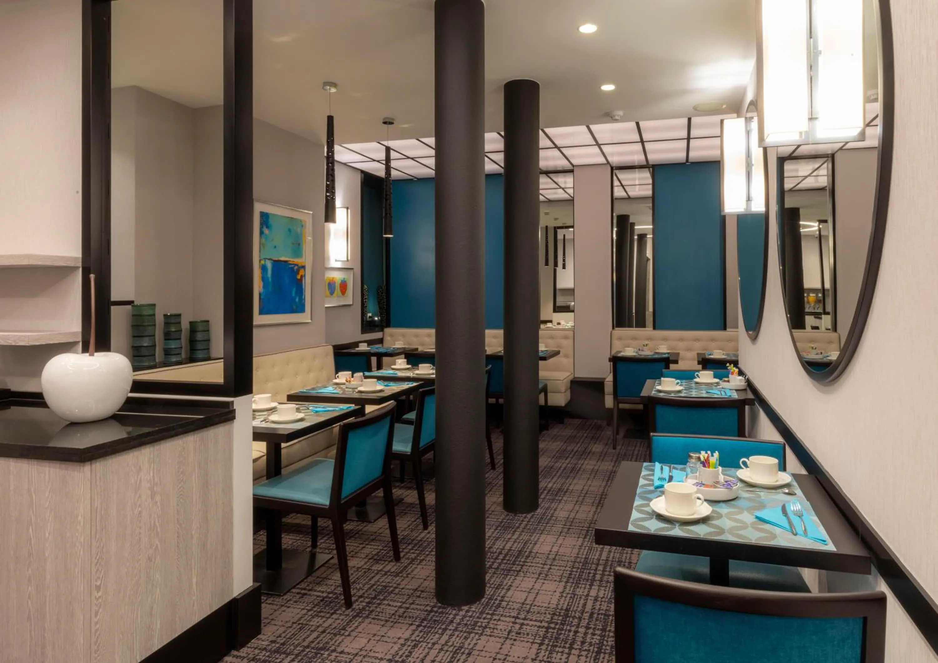 Buffet breakfast in Montfleuri