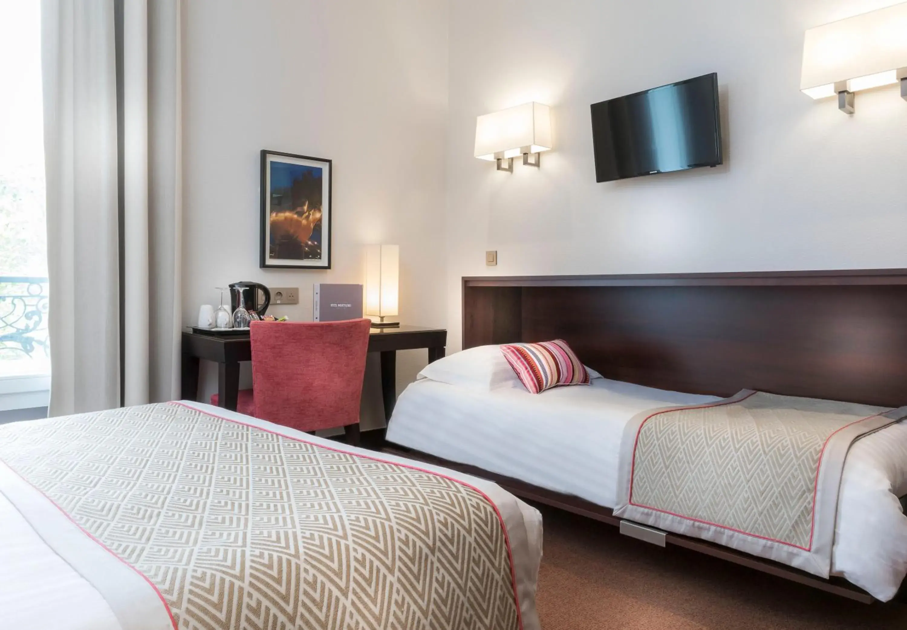Deluxe Double Room with 1 Extra Bed in Montfleuri Deluxe Double Room with 1 Extra Bed in Montfleuri