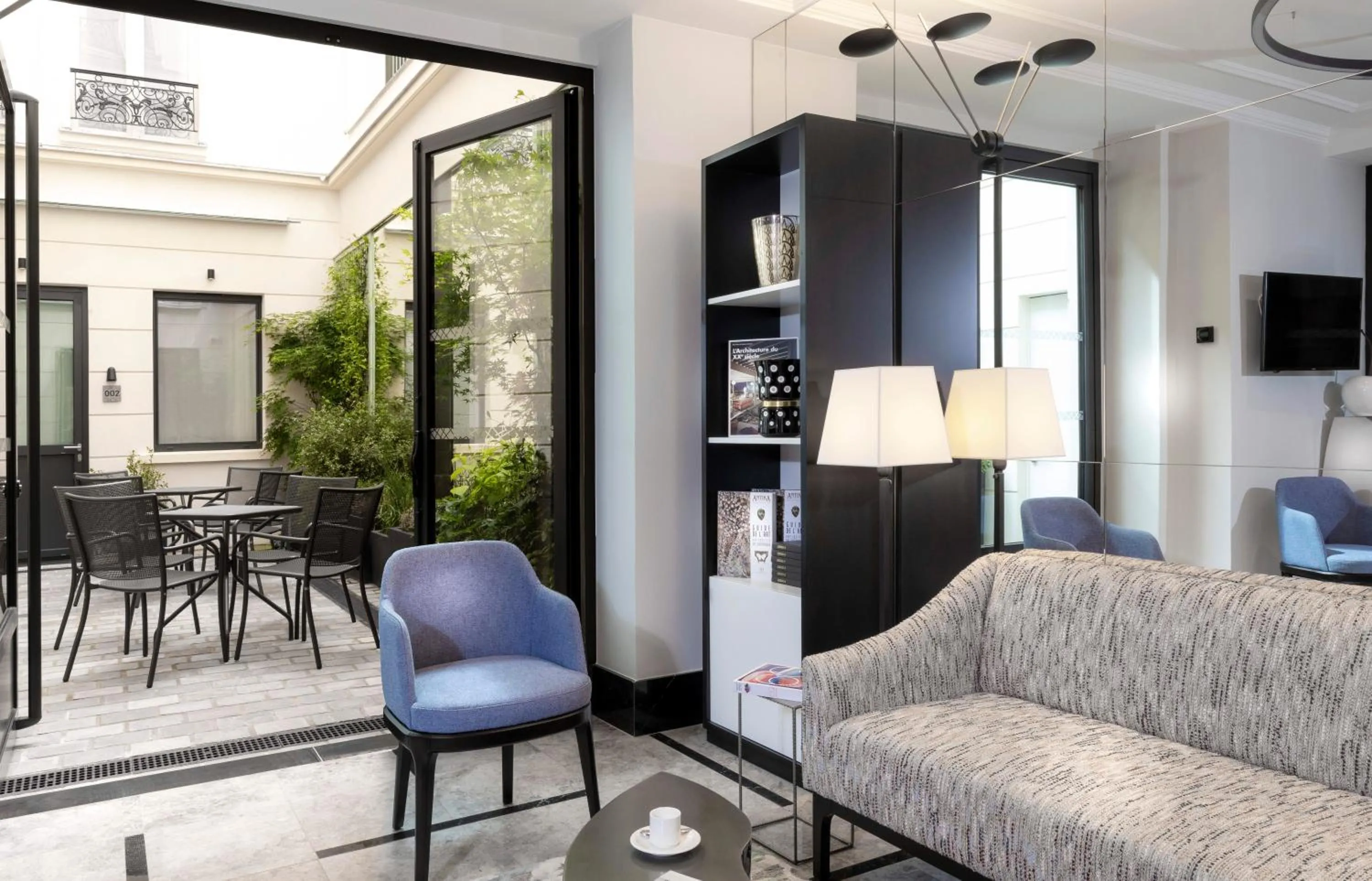 Seating area in Montfleuri