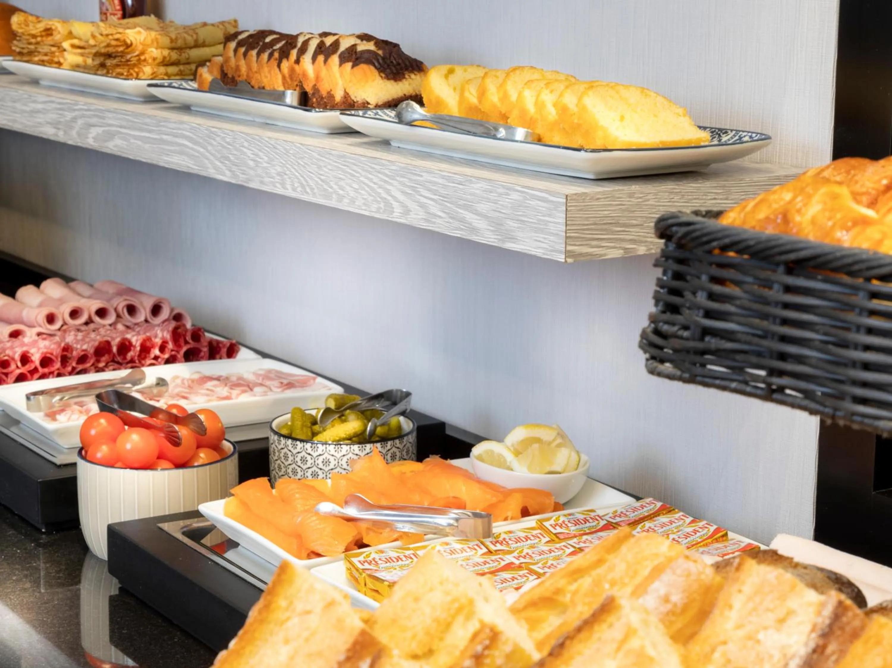 Breakfast in Montfleuri