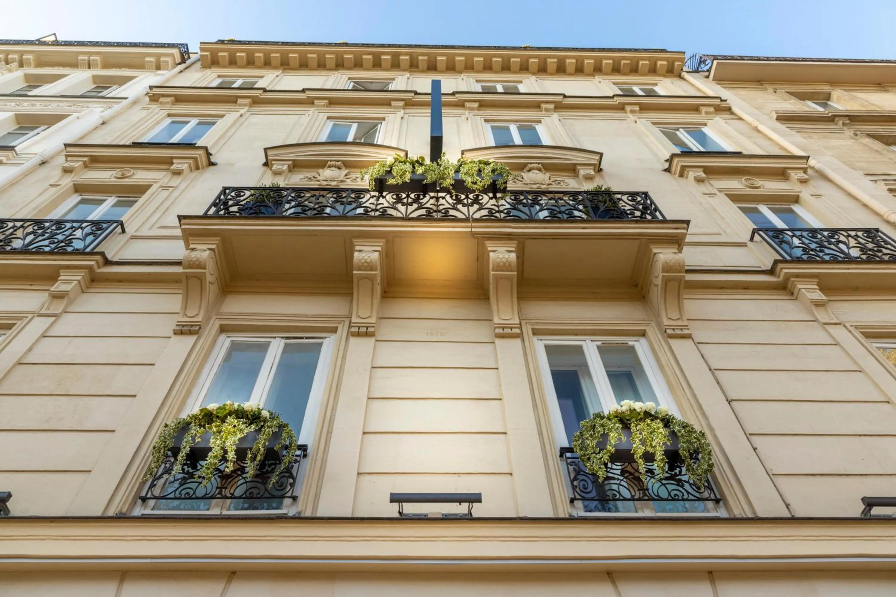 Facade/entrance in Montfleuri