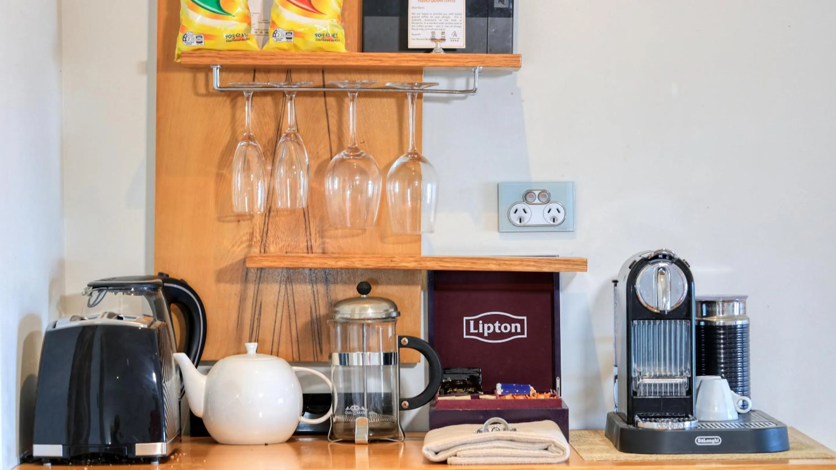 Coffee/tea facilities in The Madsen Boutique Hotel
