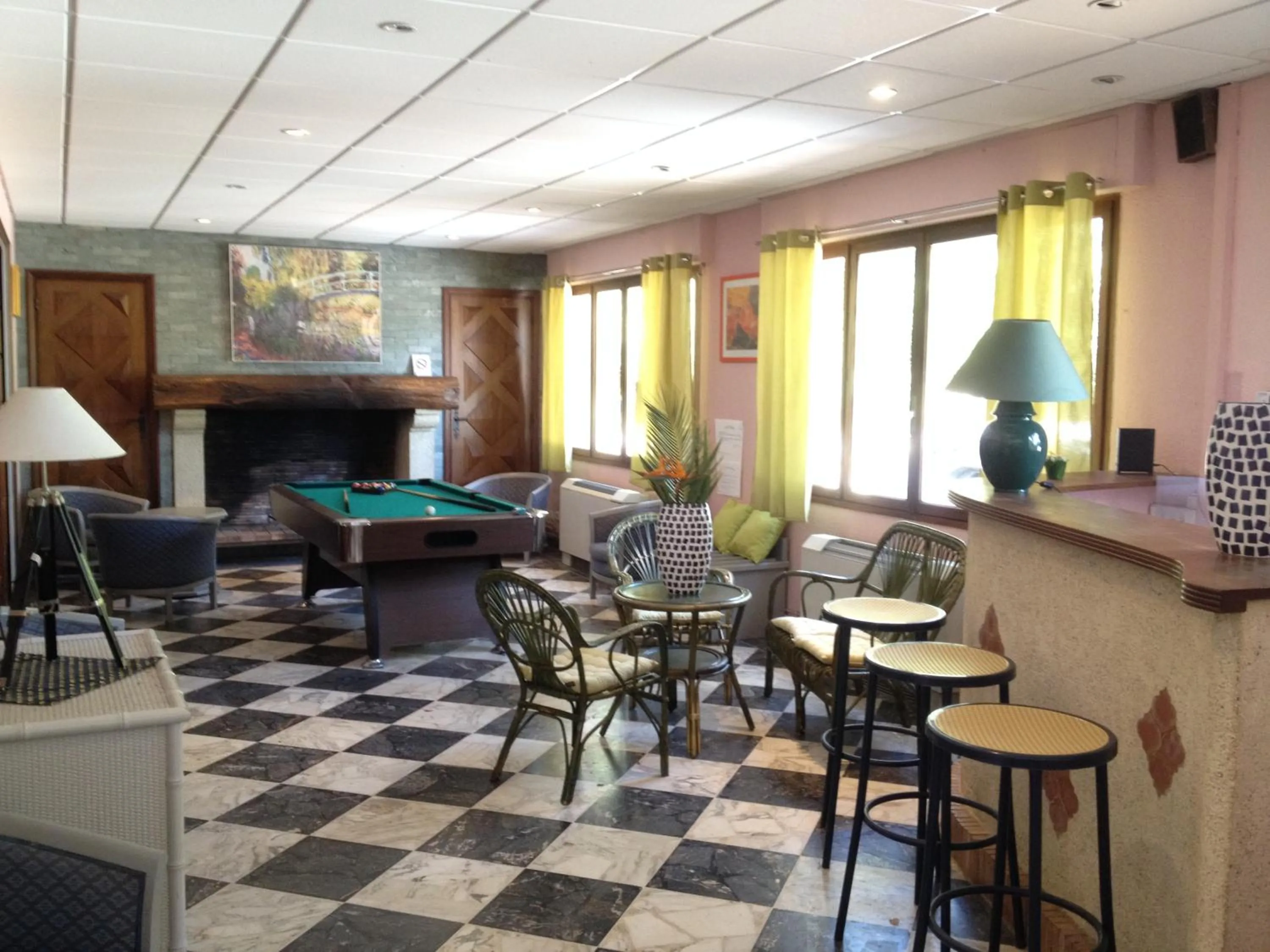 Billiard in Hôtel De La Mer