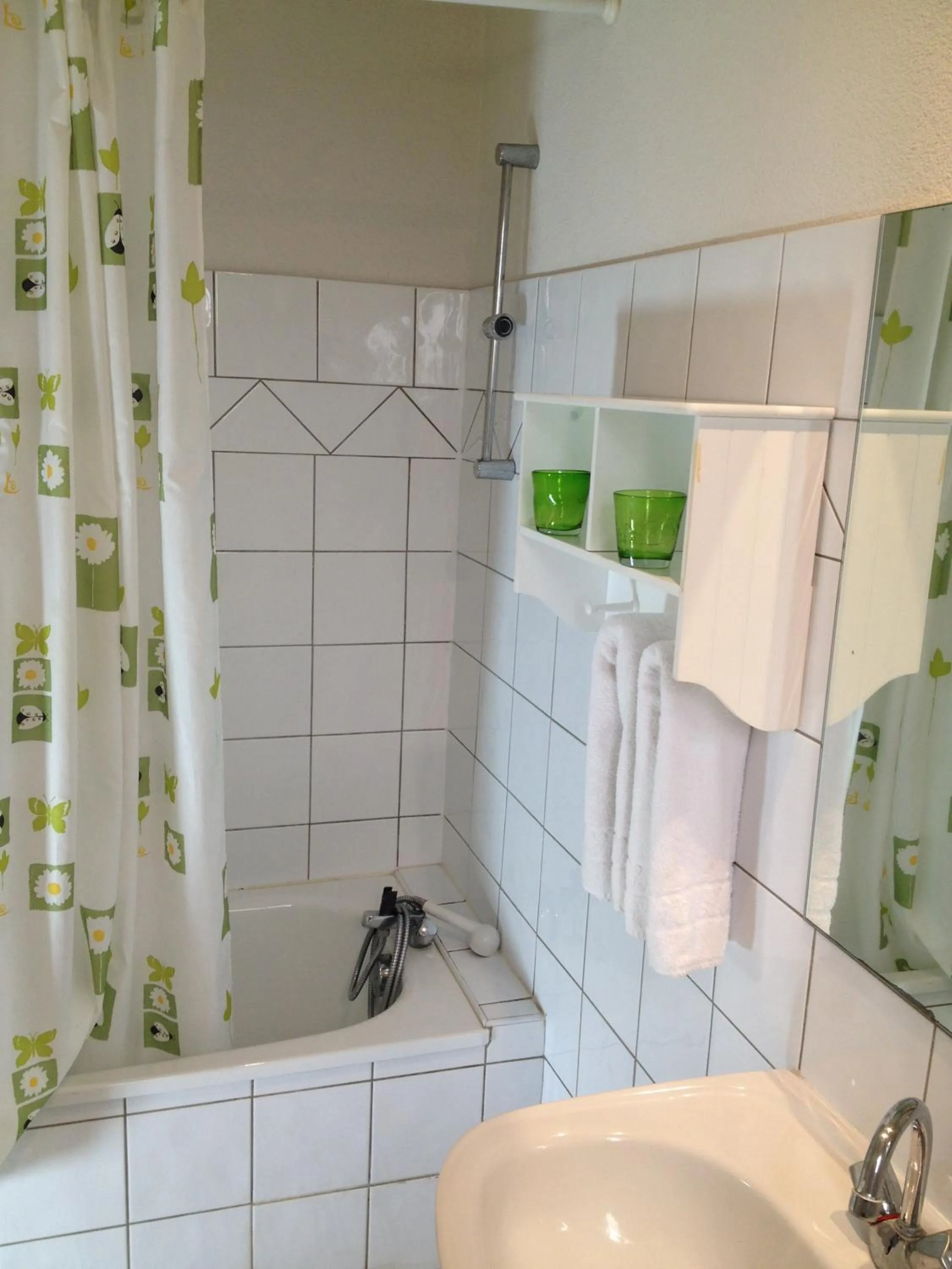 Bathroom in Hôtel De La Mer