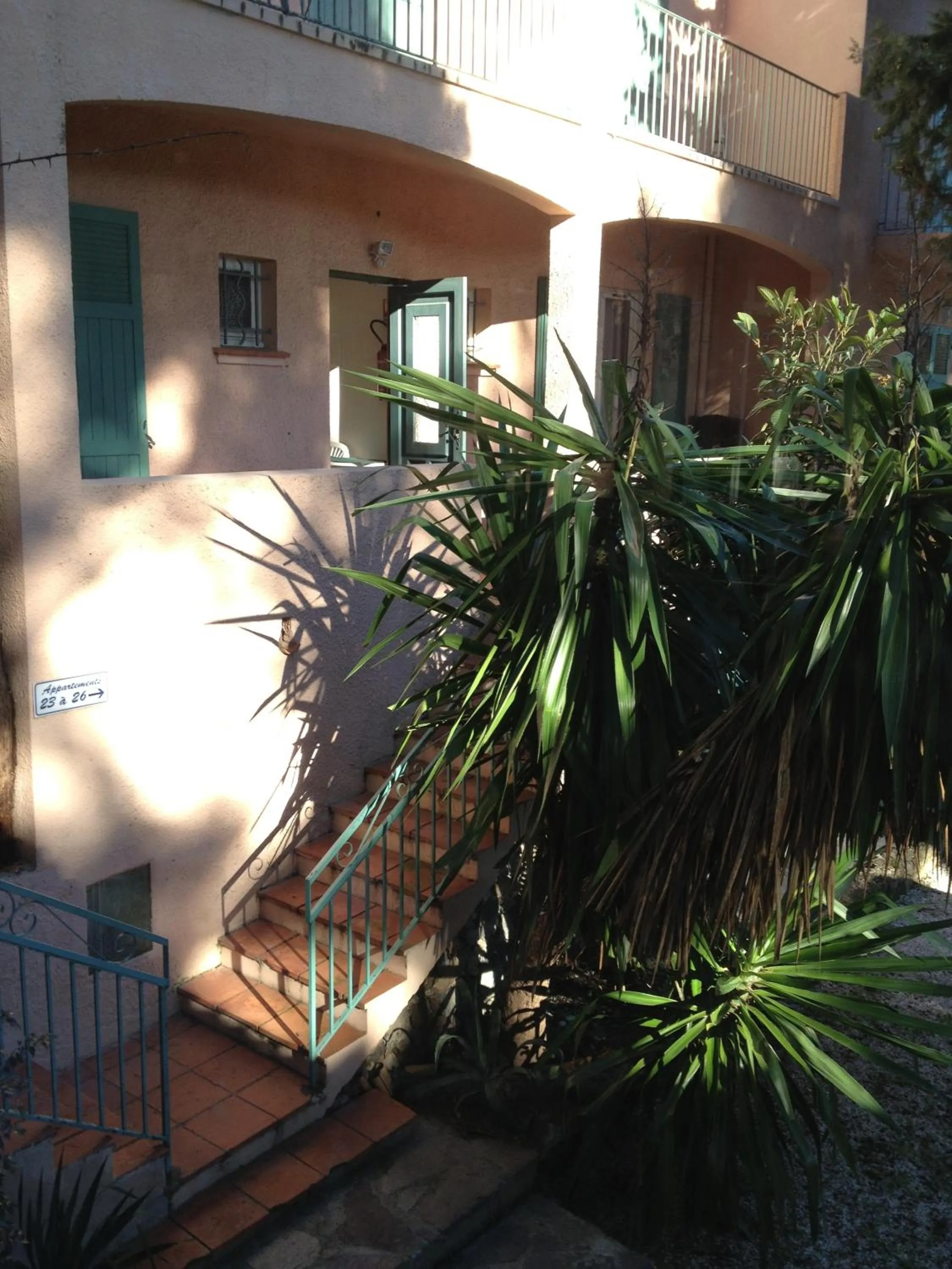 Facade/entrance in Hôtel De La Mer
