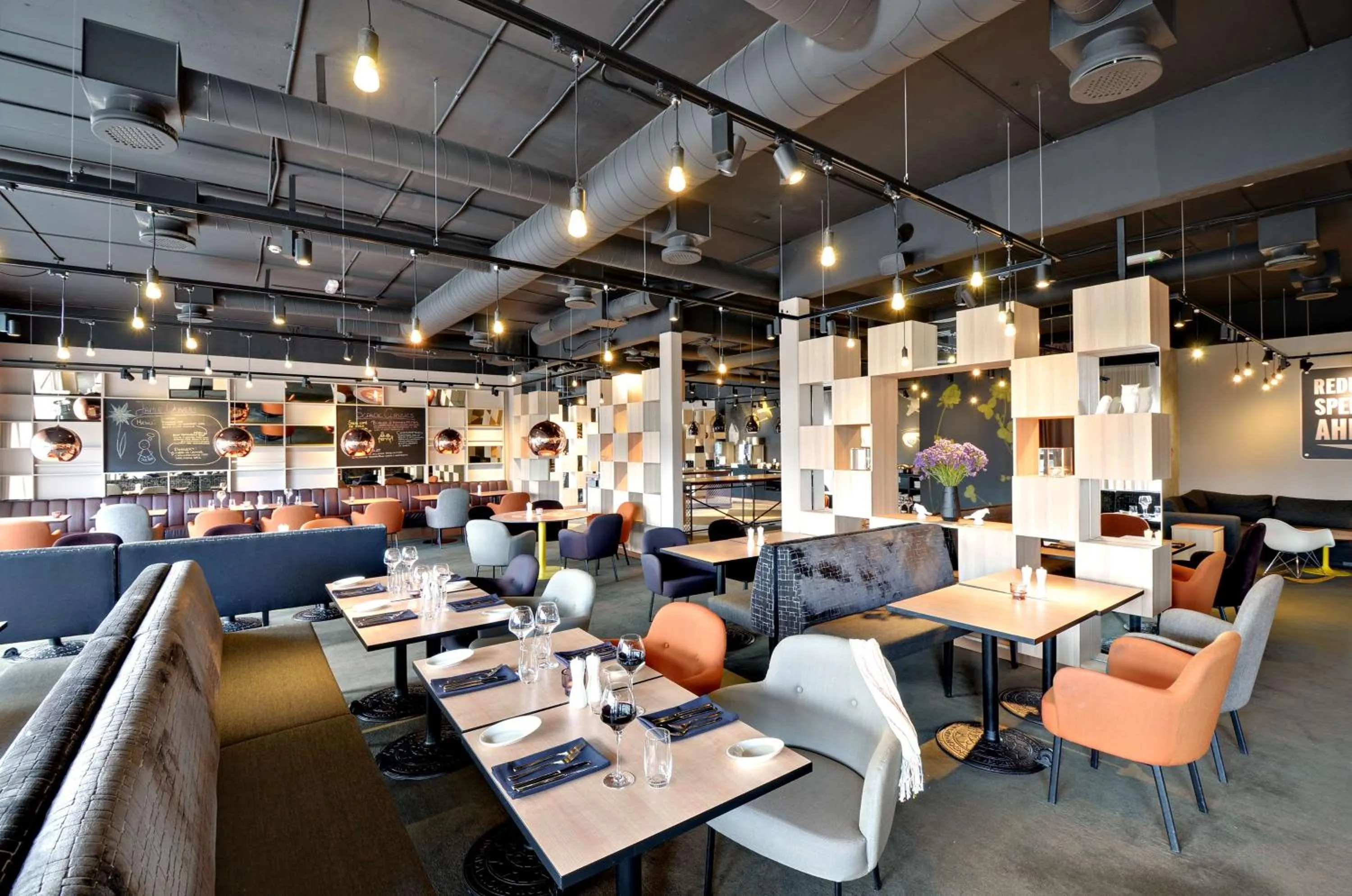 Restaurant/places to eat in Scandic Hvidovre