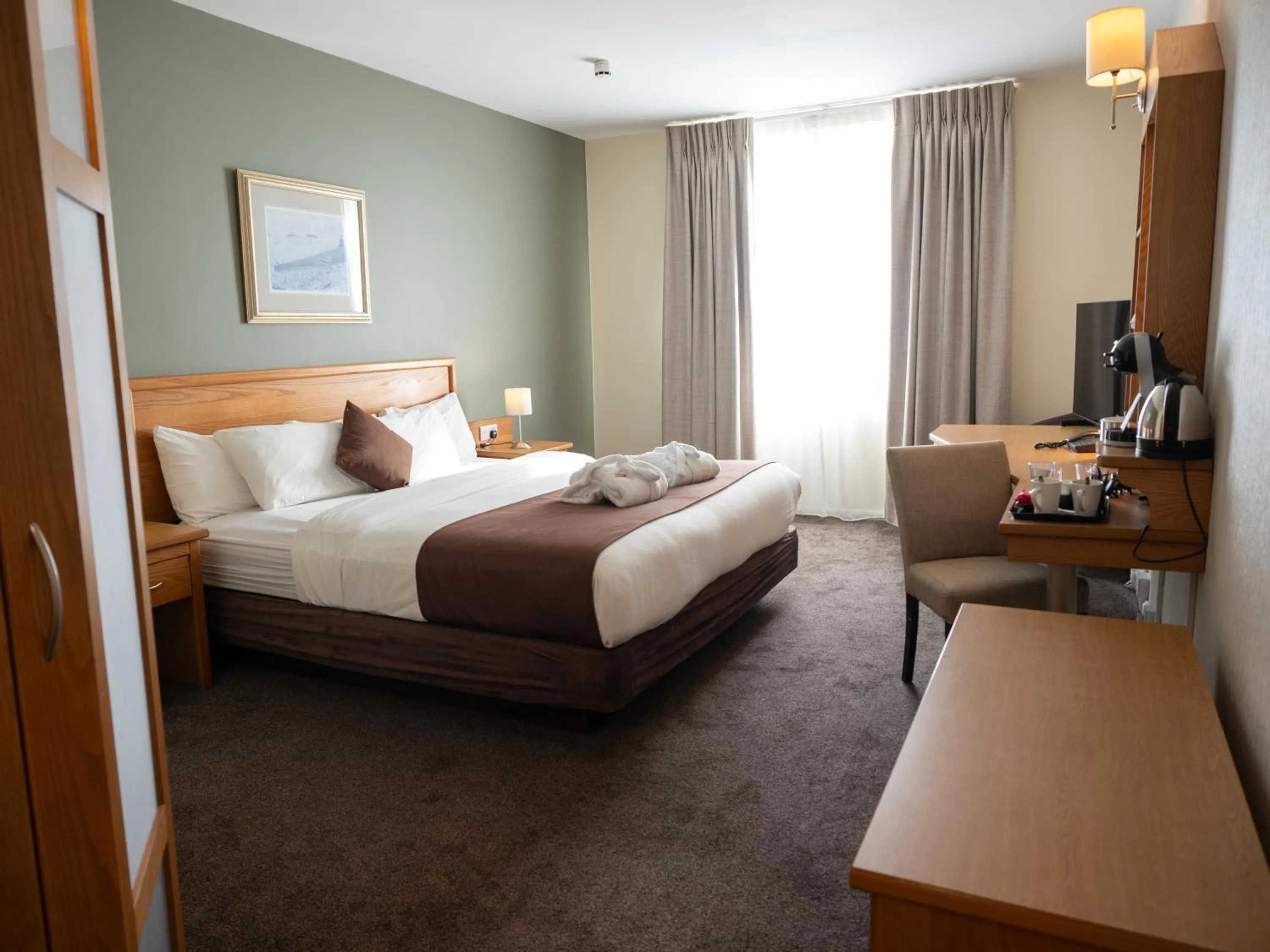 Photo of the whole room, Bed in Future Inn Cardiff Bay