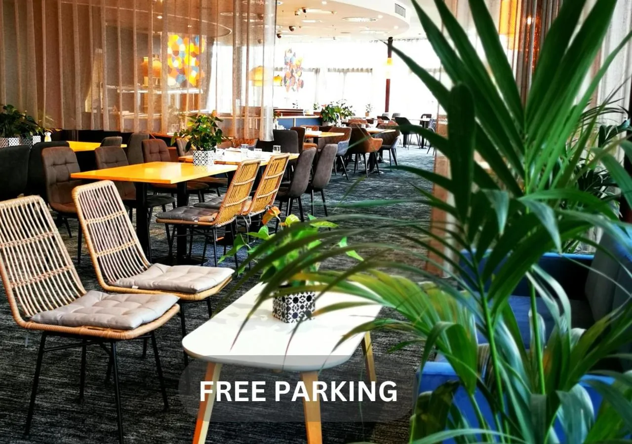 Restaurant/places to eat in Future Inn Cardiff Bay