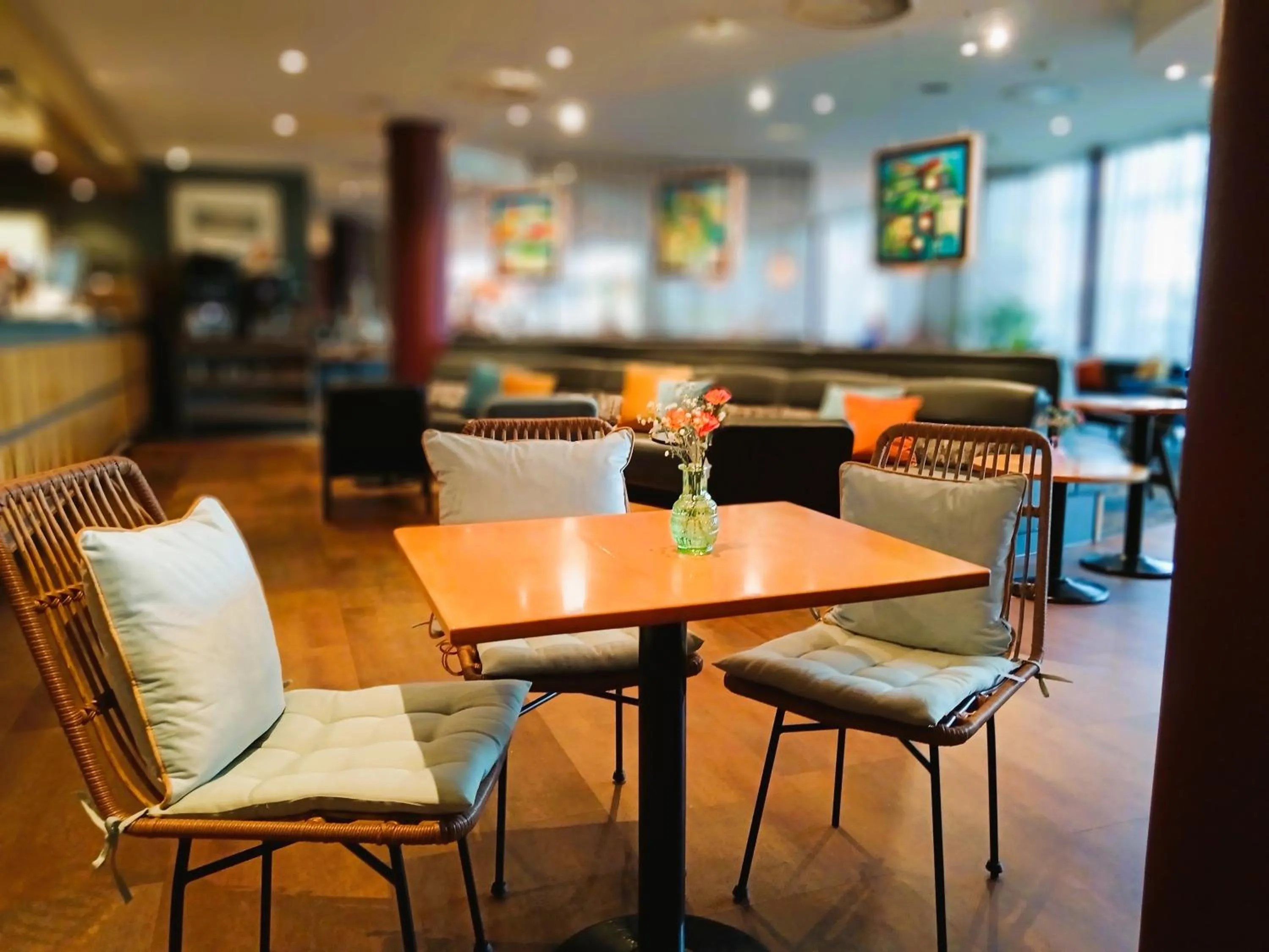 Restaurant/places to eat in Future Inn Cardiff Bay