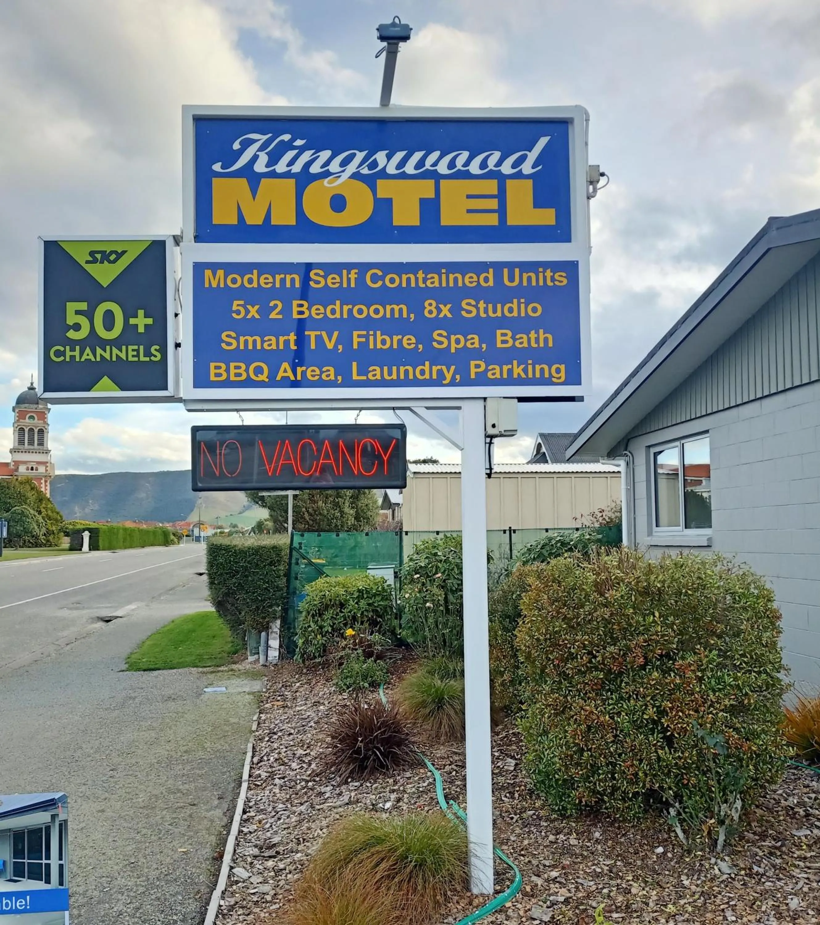 Property logo or sign in Kingswood Motel