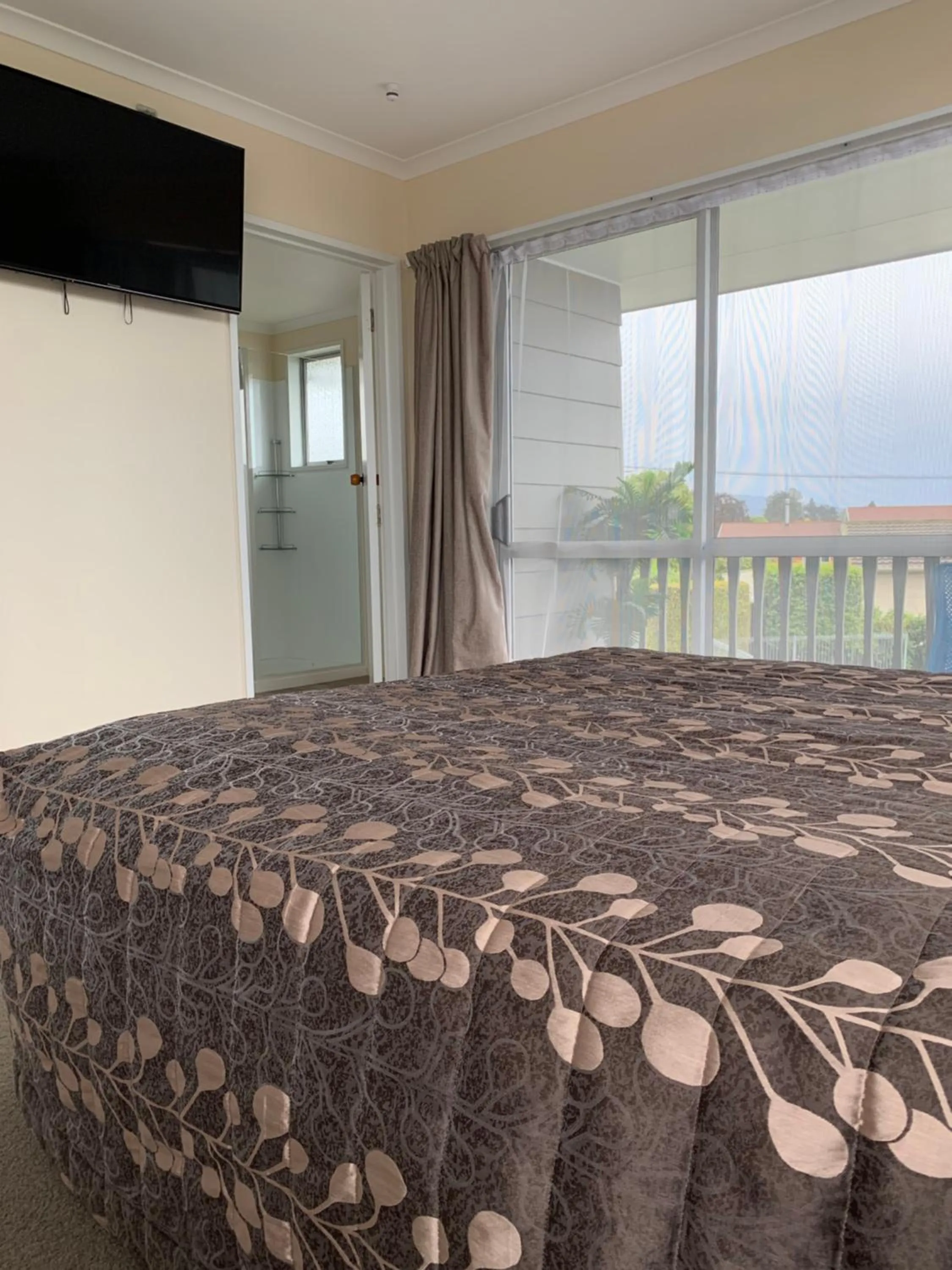 Bed in Kingswood Motel