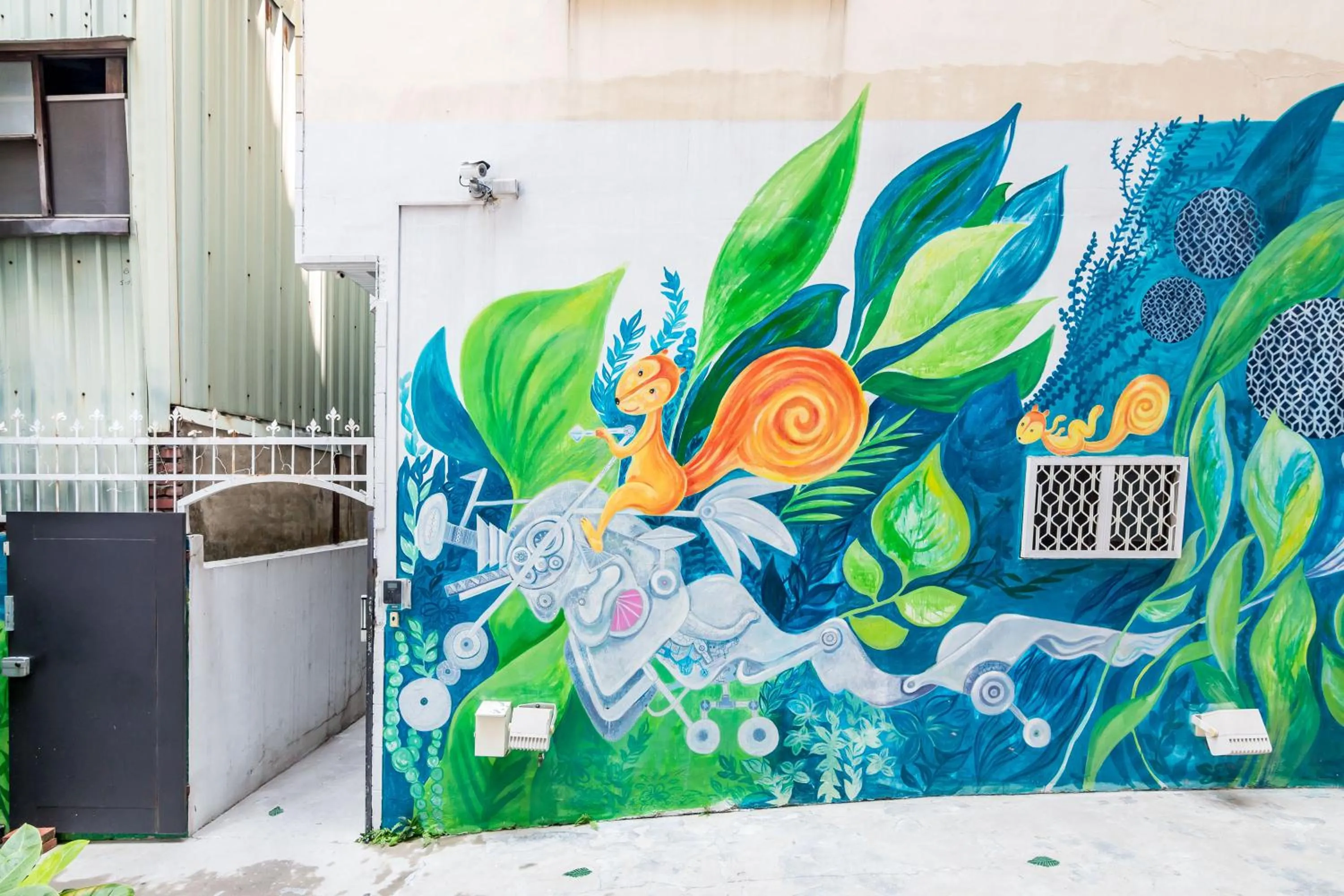 Facade/entrance in Fun Simon