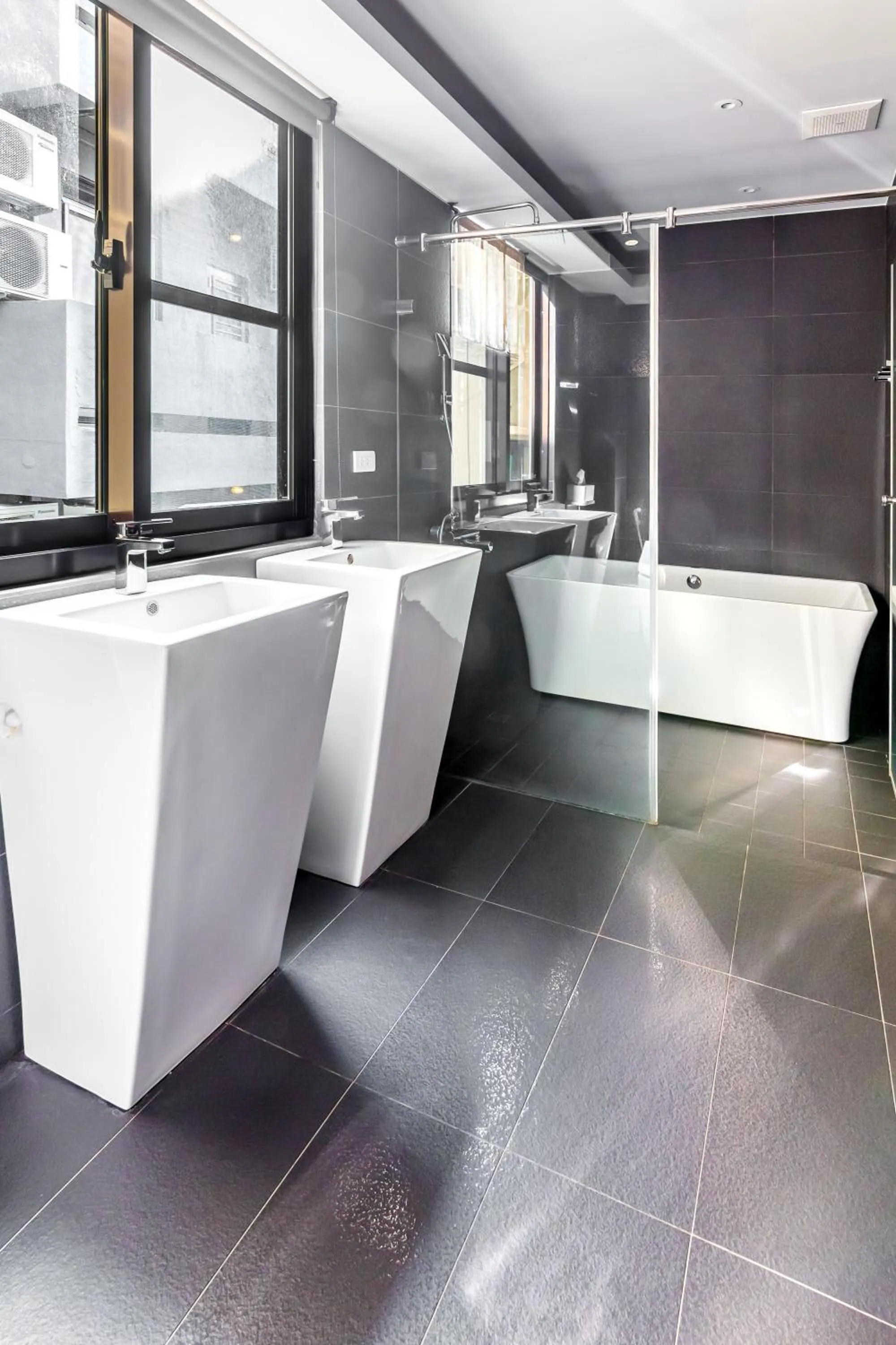 Decorative detail in Fun Simon