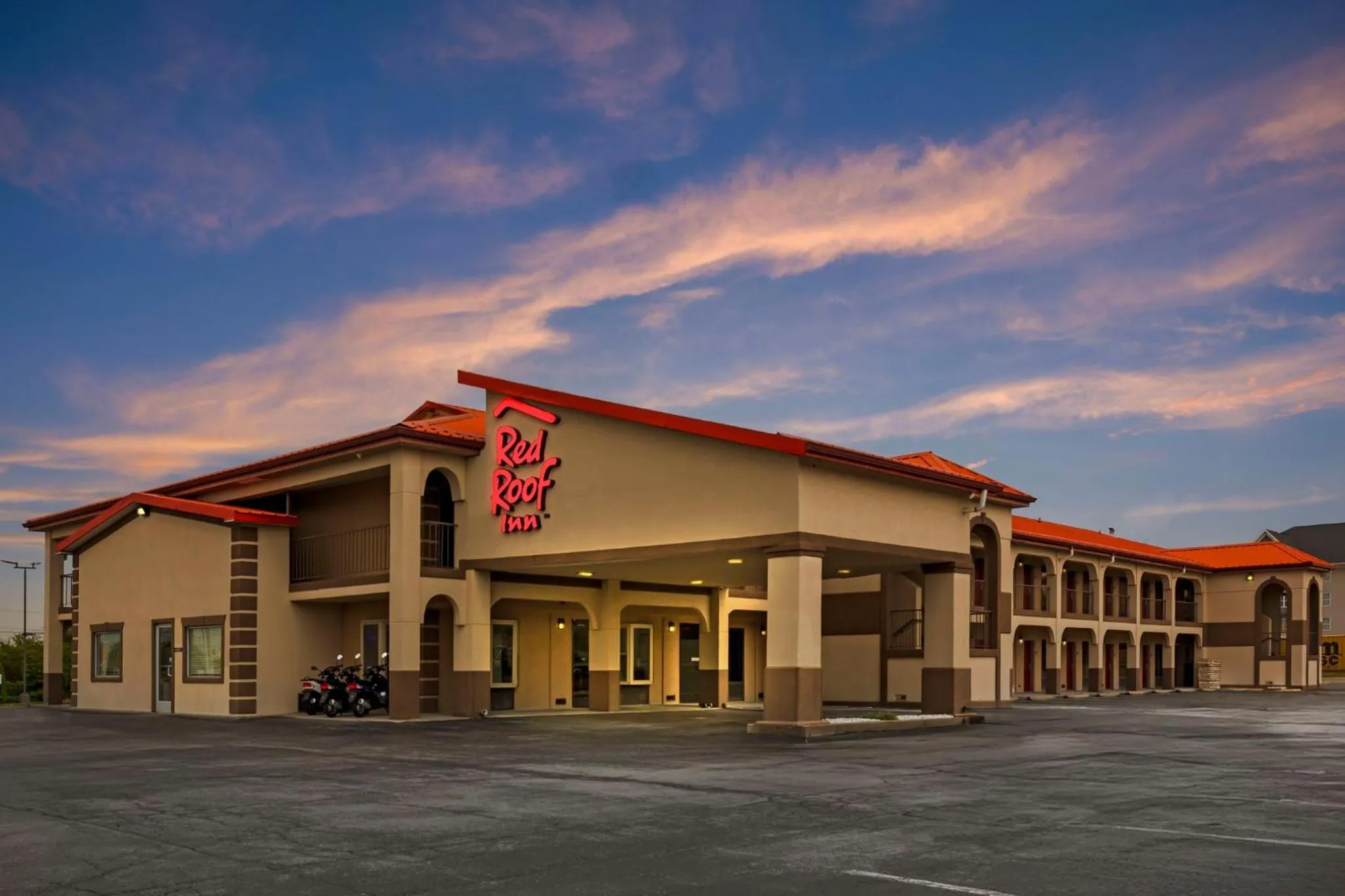 Facade/entrance in Red Roof Inn Bowling Green