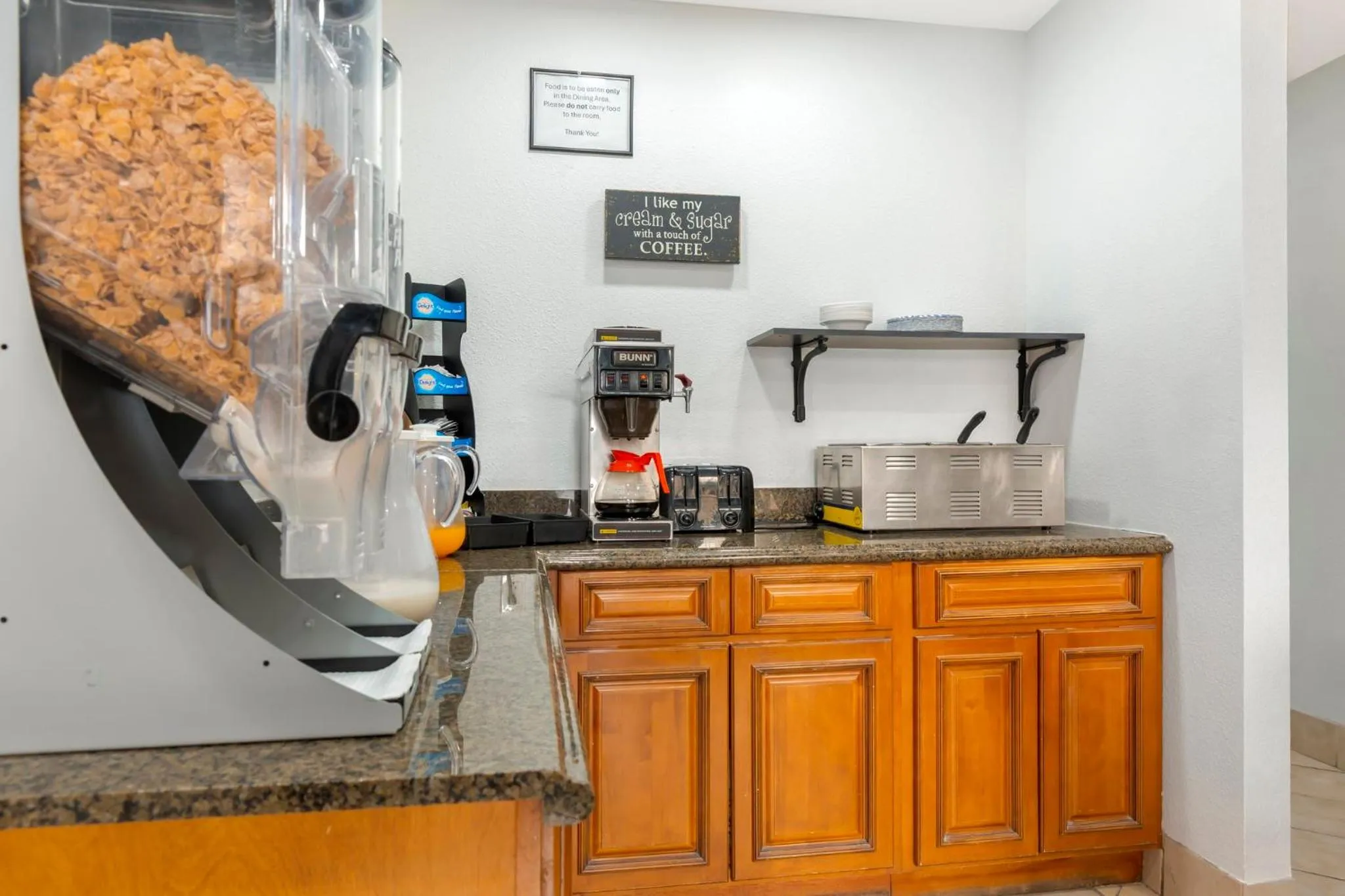 Breakfast in Red Roof Inn Bowling Green