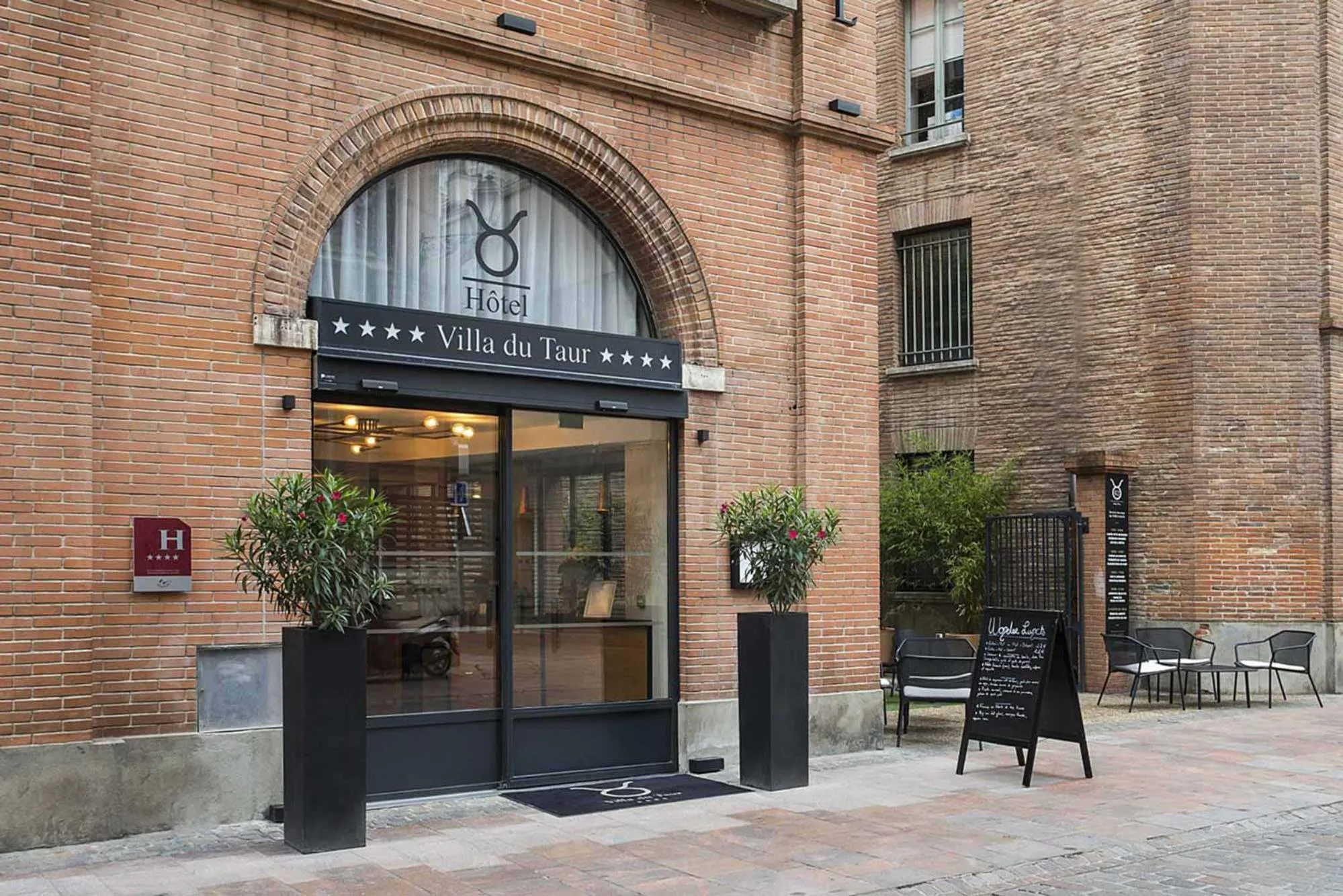 Facade/entrance in Boutique Hotel Villa du Taur