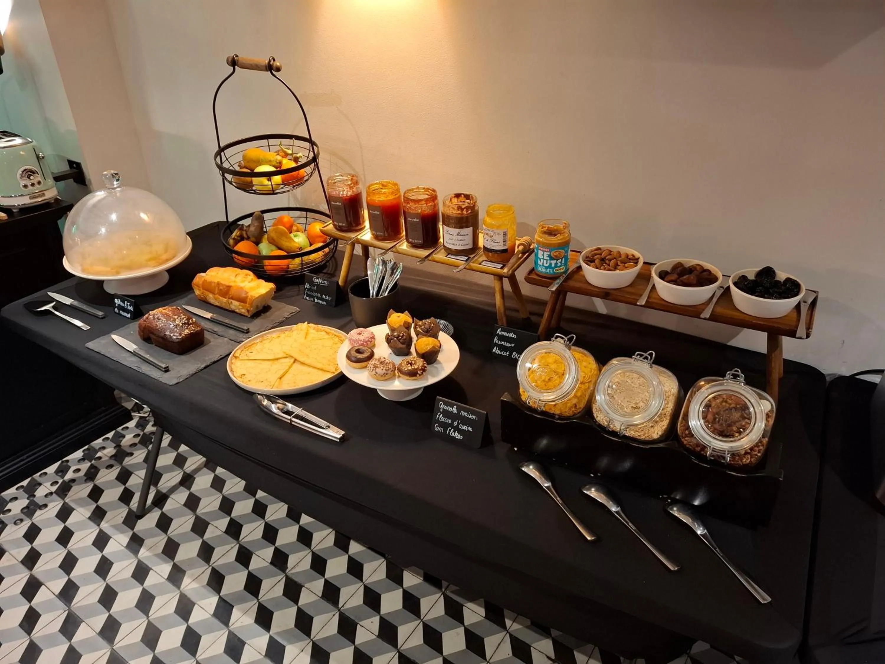 Breakfast in Boutique Hotel Villa du Taur