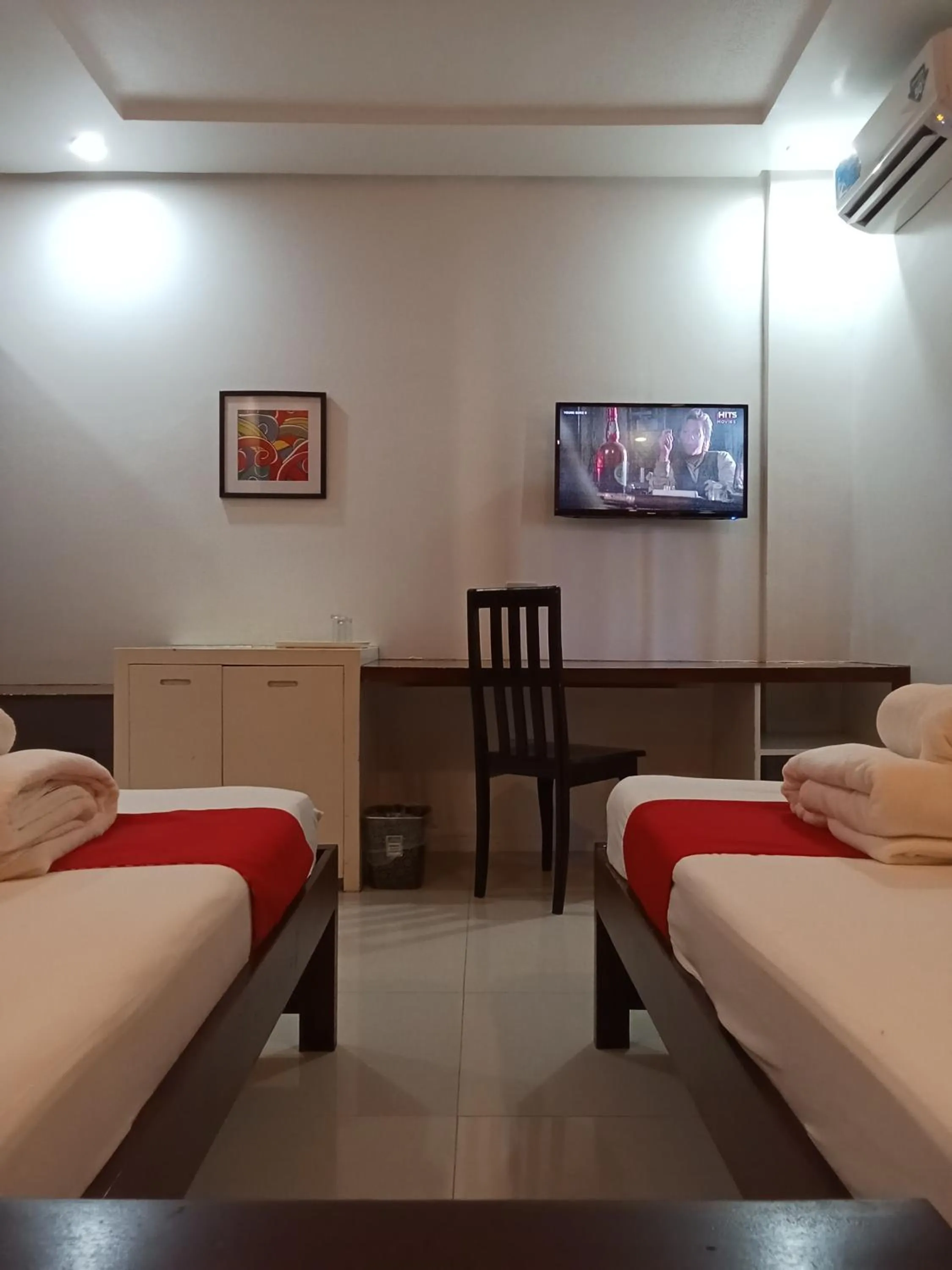 Bed in Royale Parc Hotel Puerto Princesa Palawan