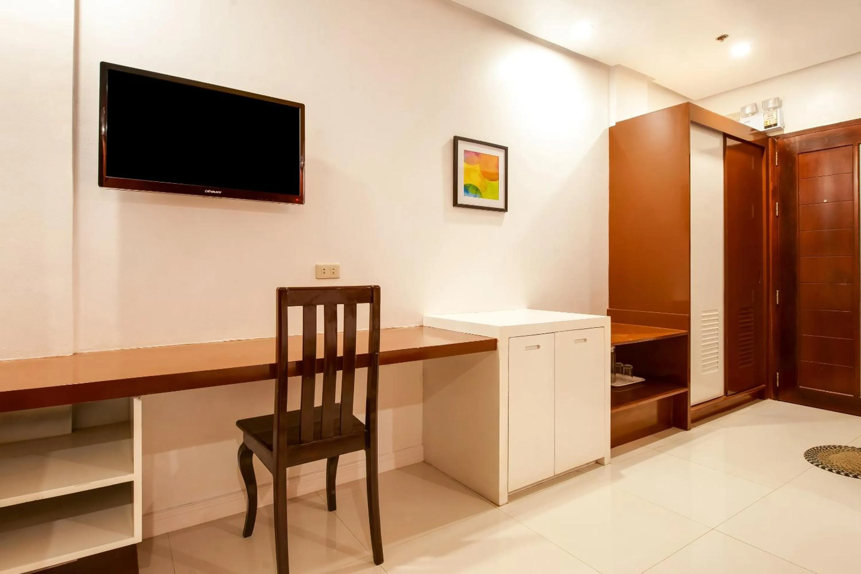 TV and multimedia in Royale Parc Hotel Puerto Princesa Palawan